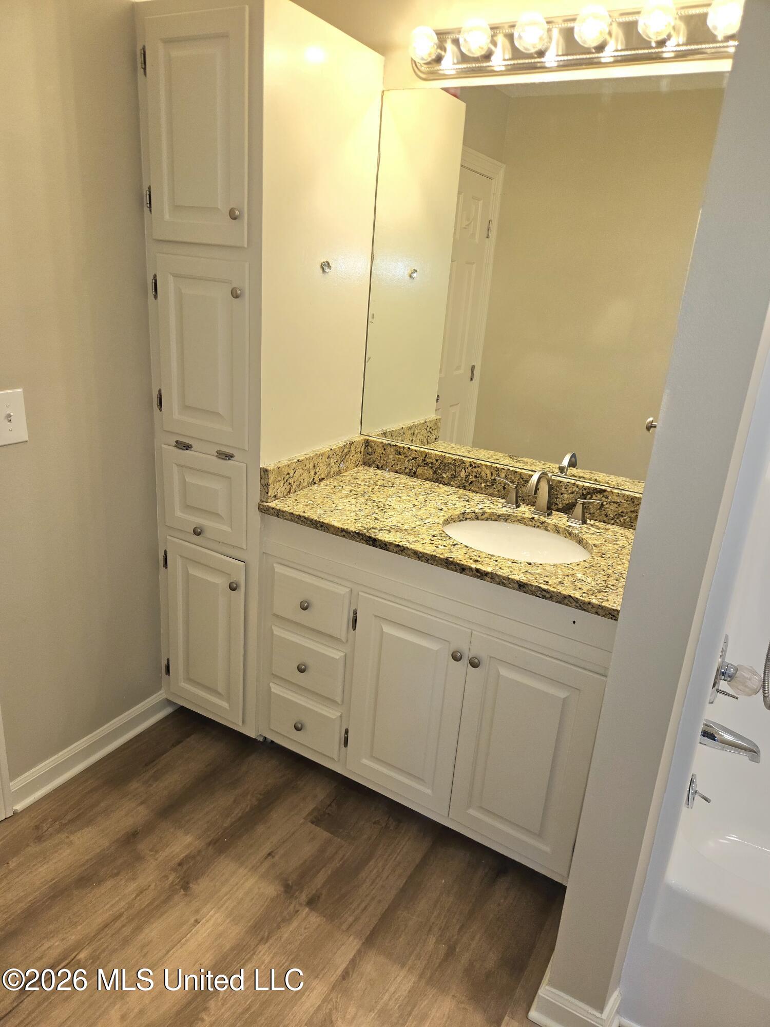 408 River Place Property Photo 13