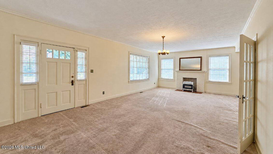 104 E South Avenue Property Photo 3
