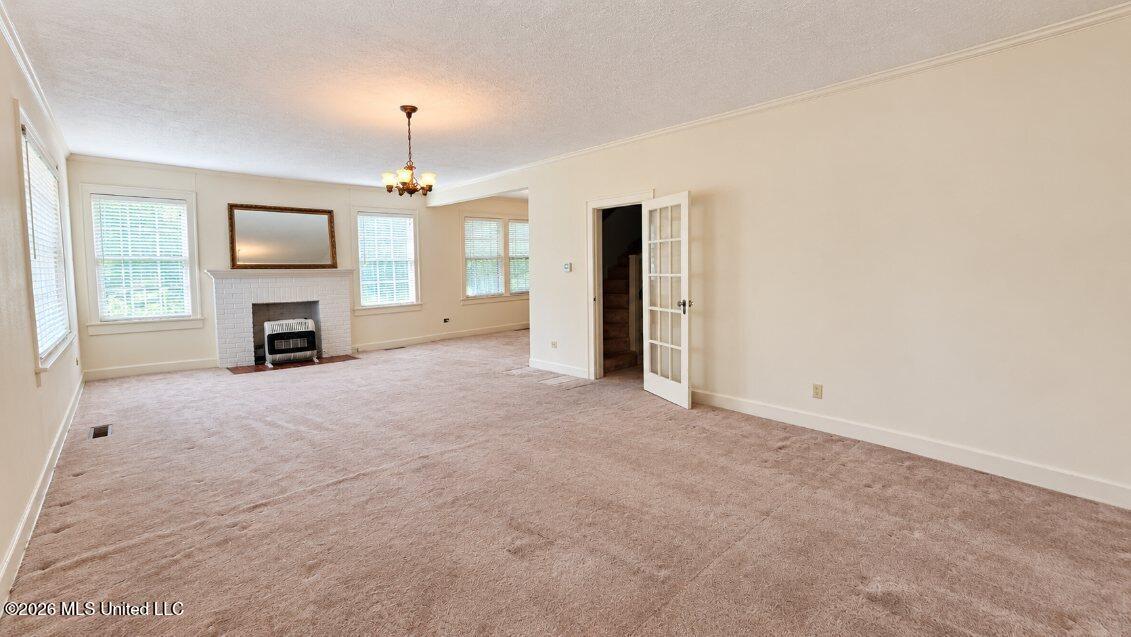 104 E South Avenue Property Photo 4