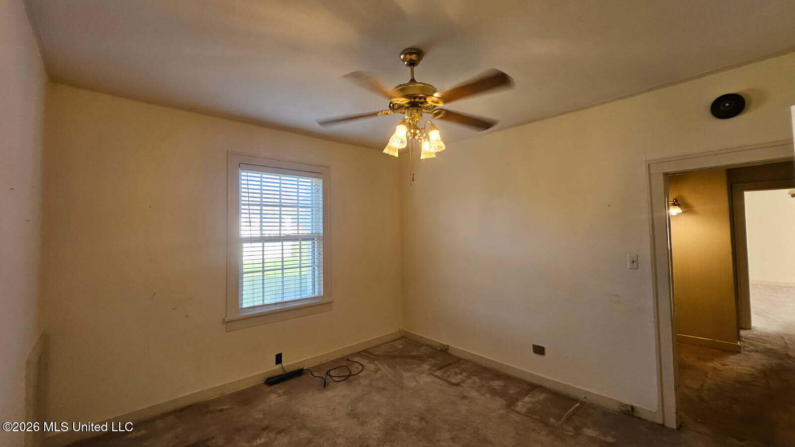 104 E South Avenue Property Photo 9