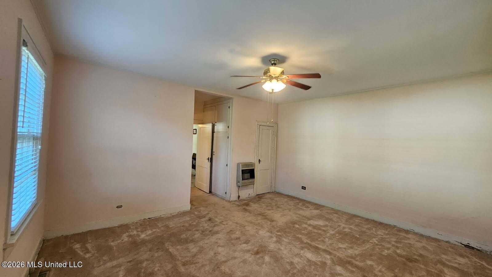 104 E South Avenue Property Photo 10