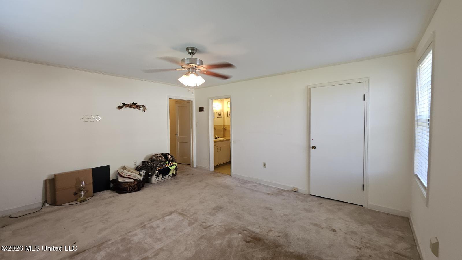 104 E South Avenue Property Photo 12