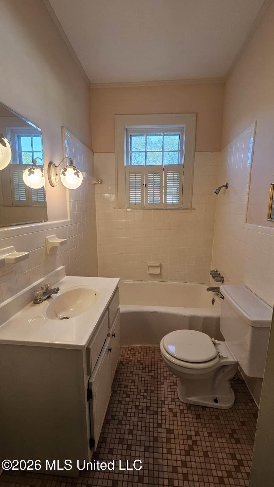104 E South Avenue Property Photo 13