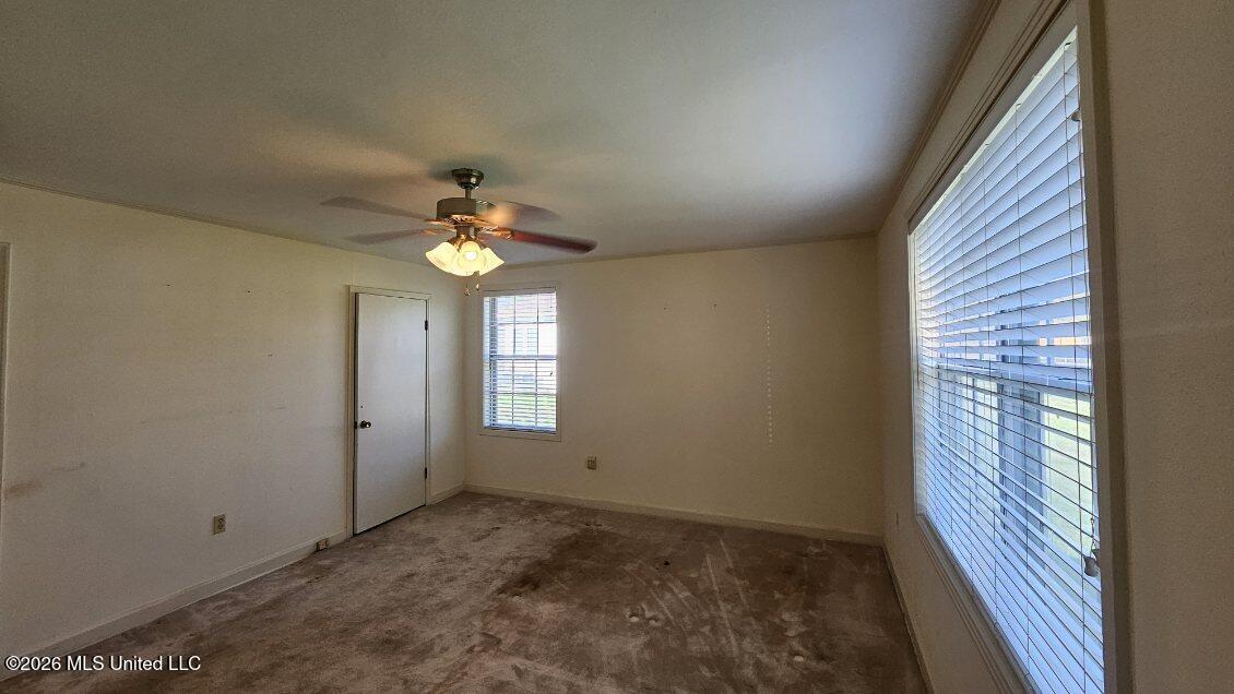 104 E South Avenue Property Photo 14