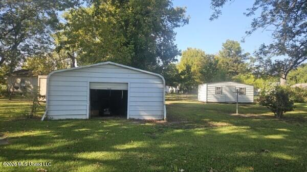104 E South Avenue Property Photo 21