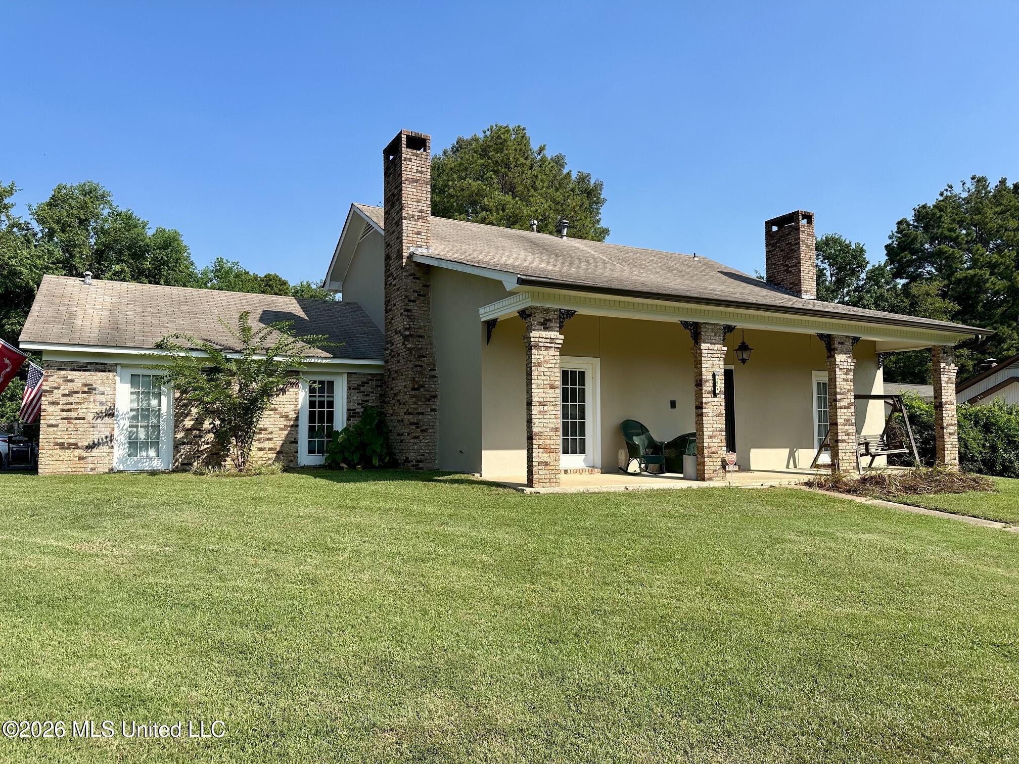 1501 Rosemont Drive Property Photo 1