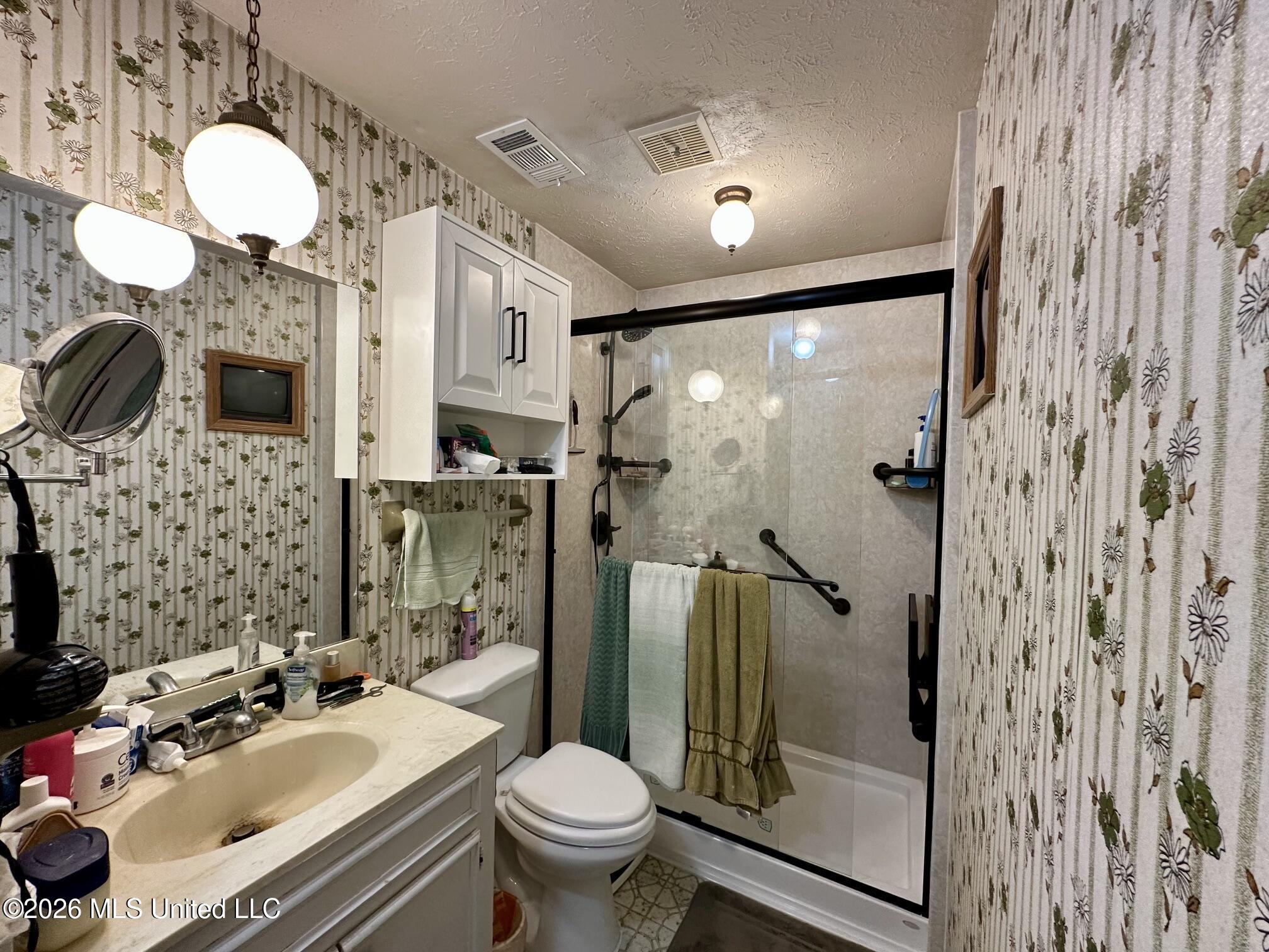 1501 Rosemont Drive Property Photo 7