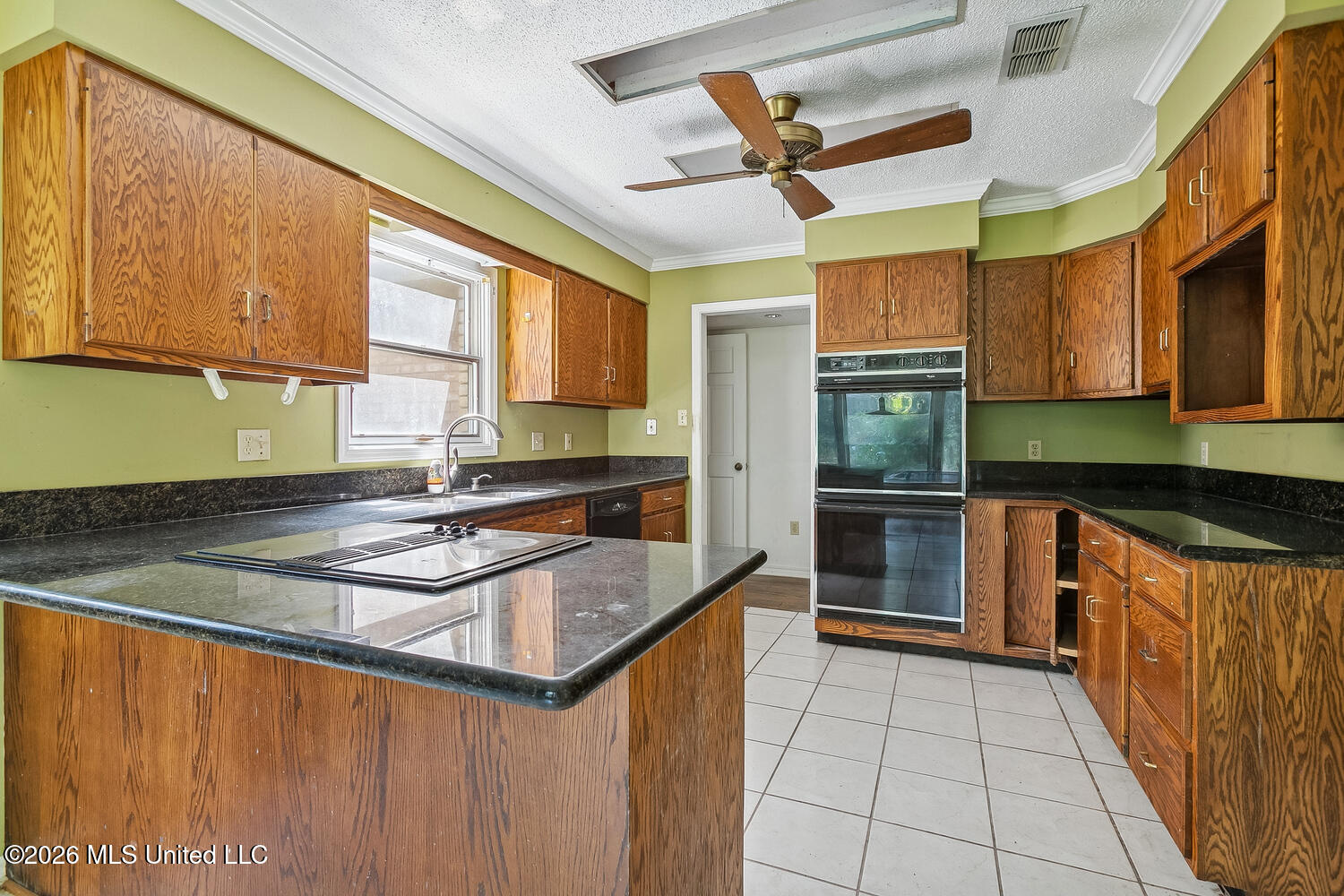 7624 Fairway Drive Property Photo 3