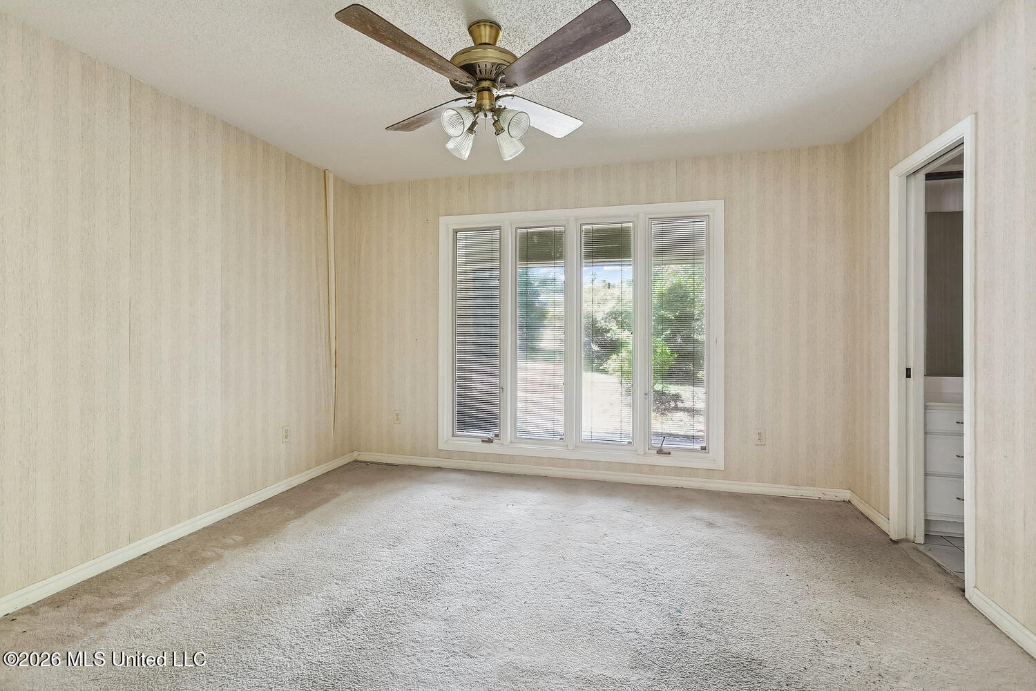 7624 Fairway Drive Property Photo 9