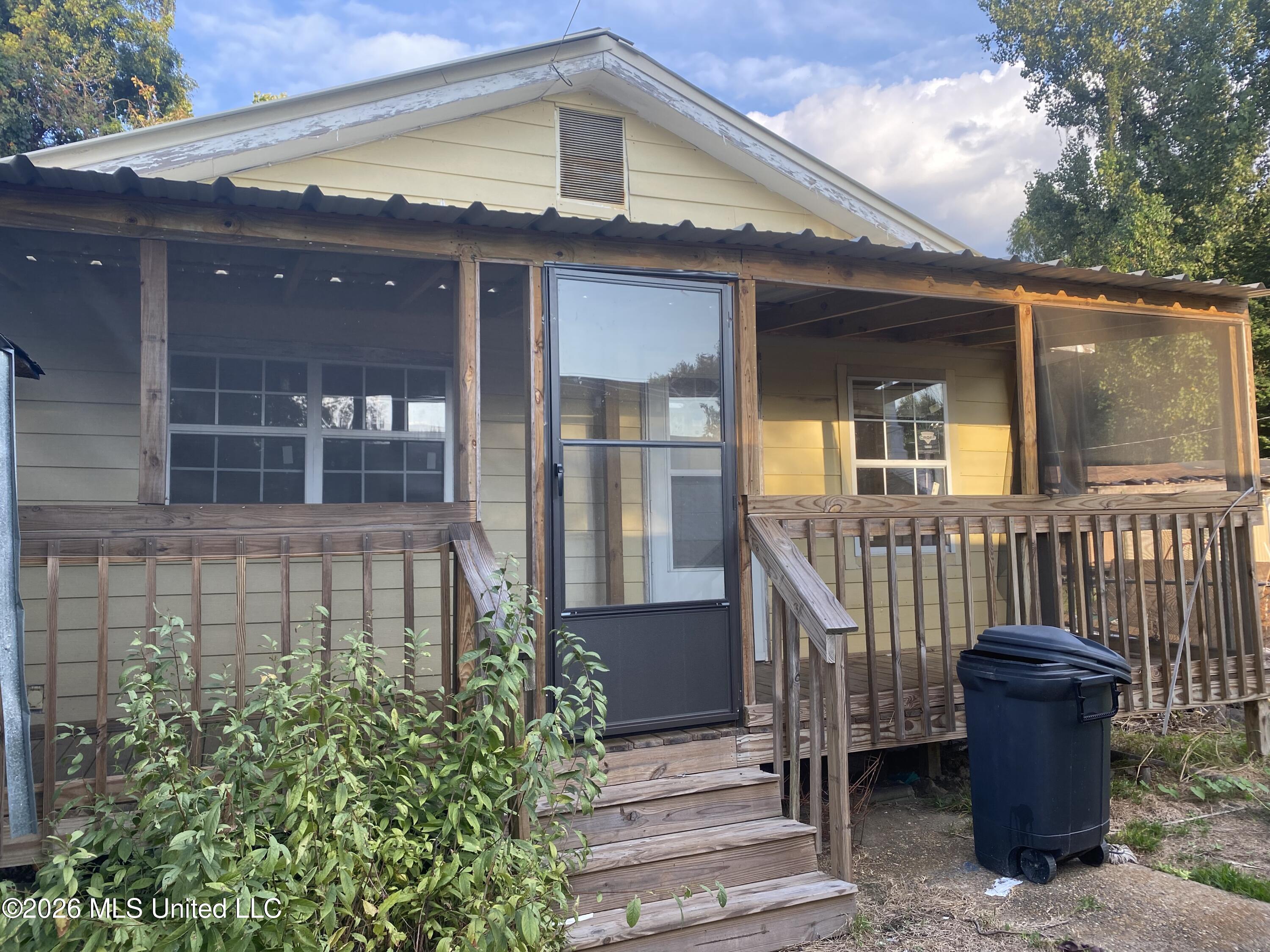 220 Morning Star Alley Property Photo 3