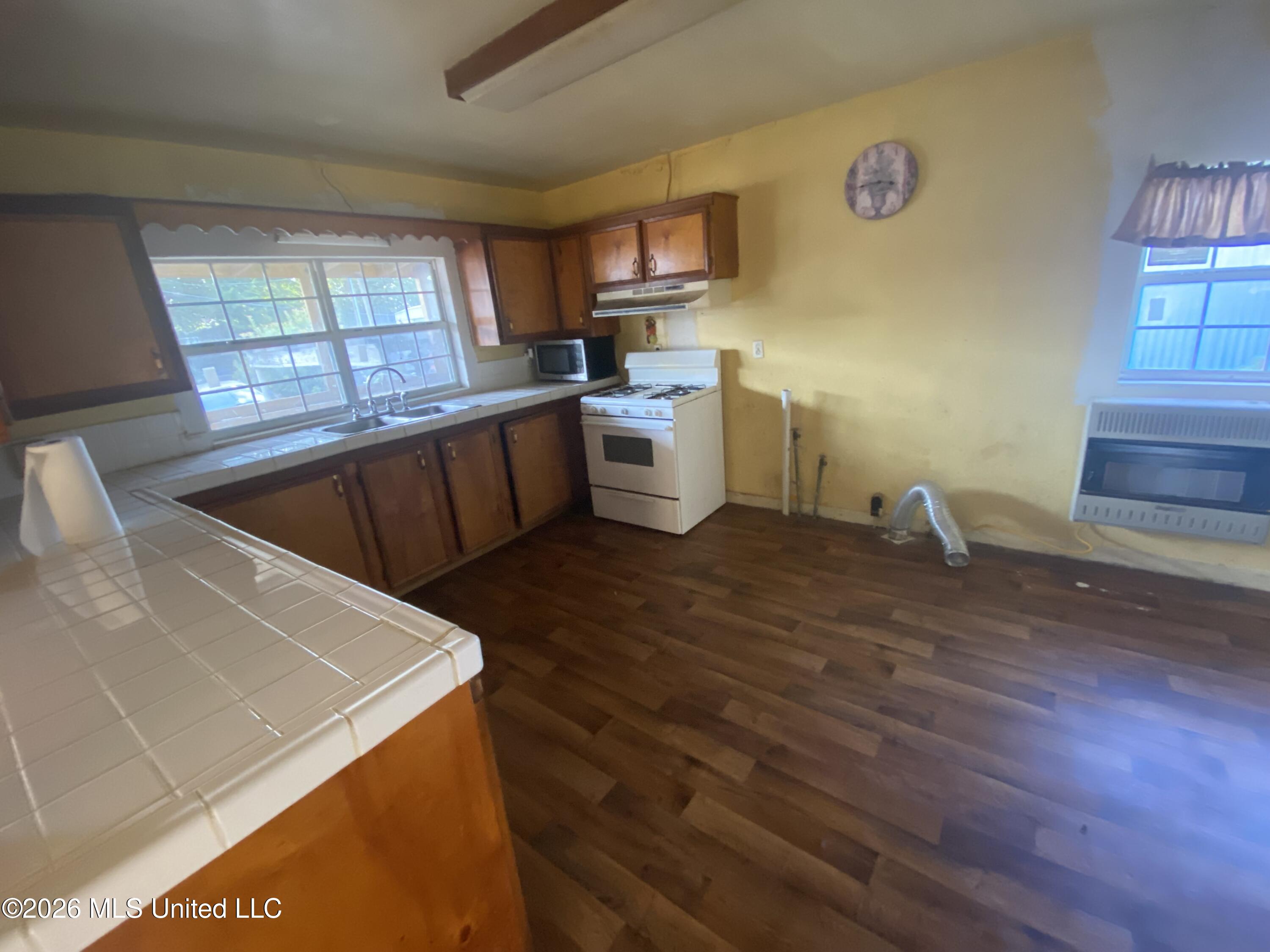 220 Morning Star Alley Property Photo 5