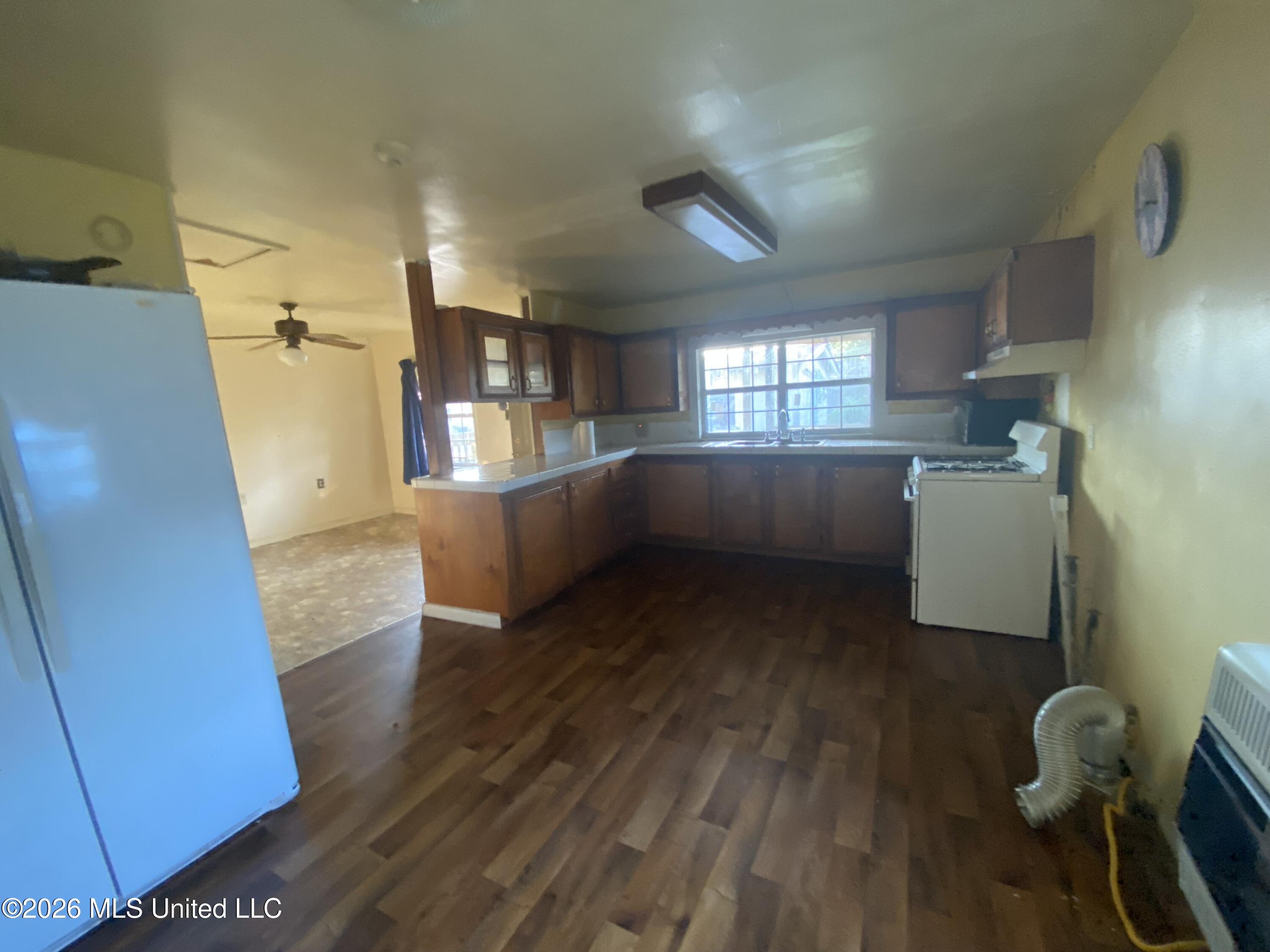 220 Morning Star Alley Property Photo 6