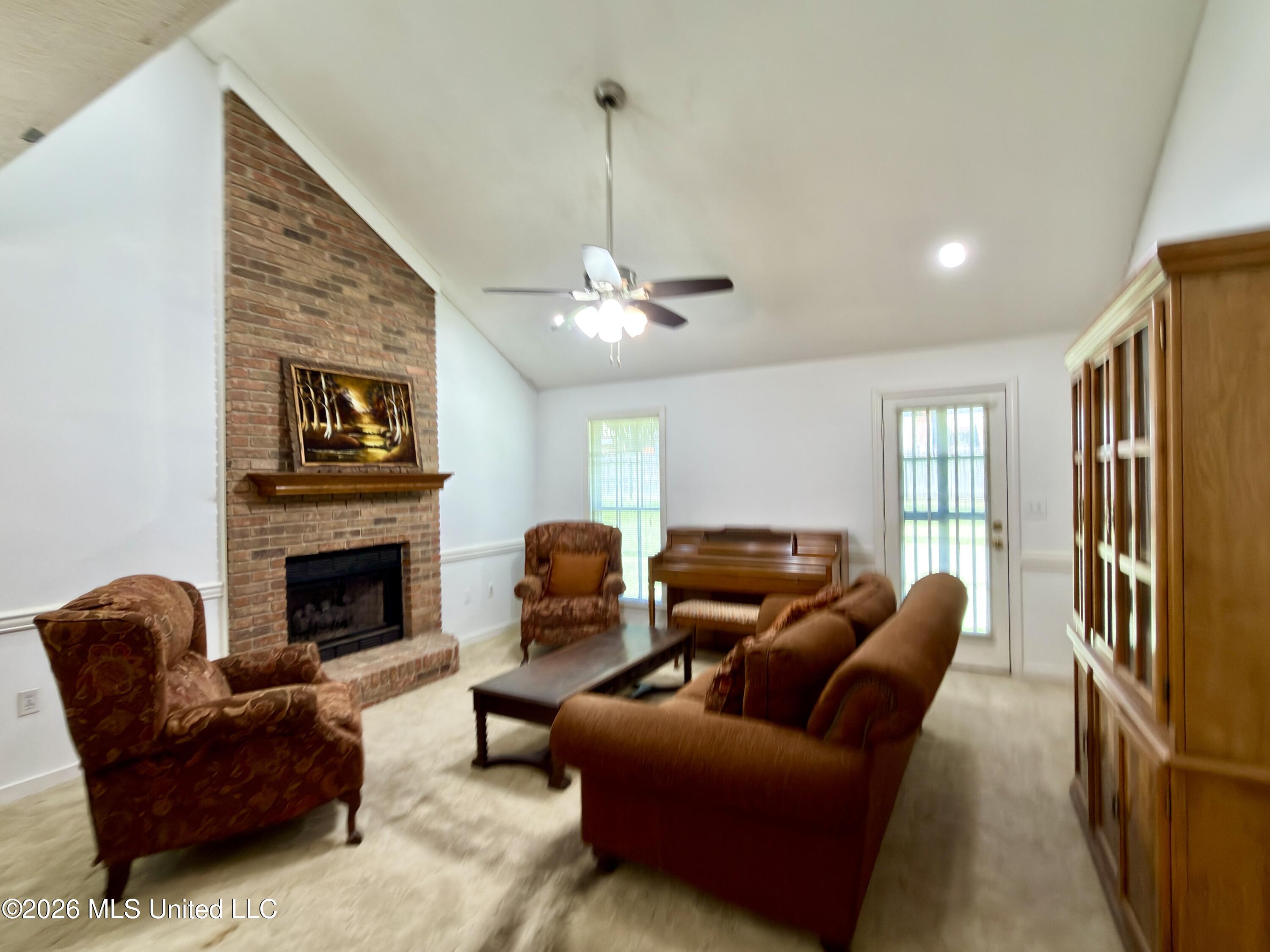 105 Misty Morning Lane Property Photo 4