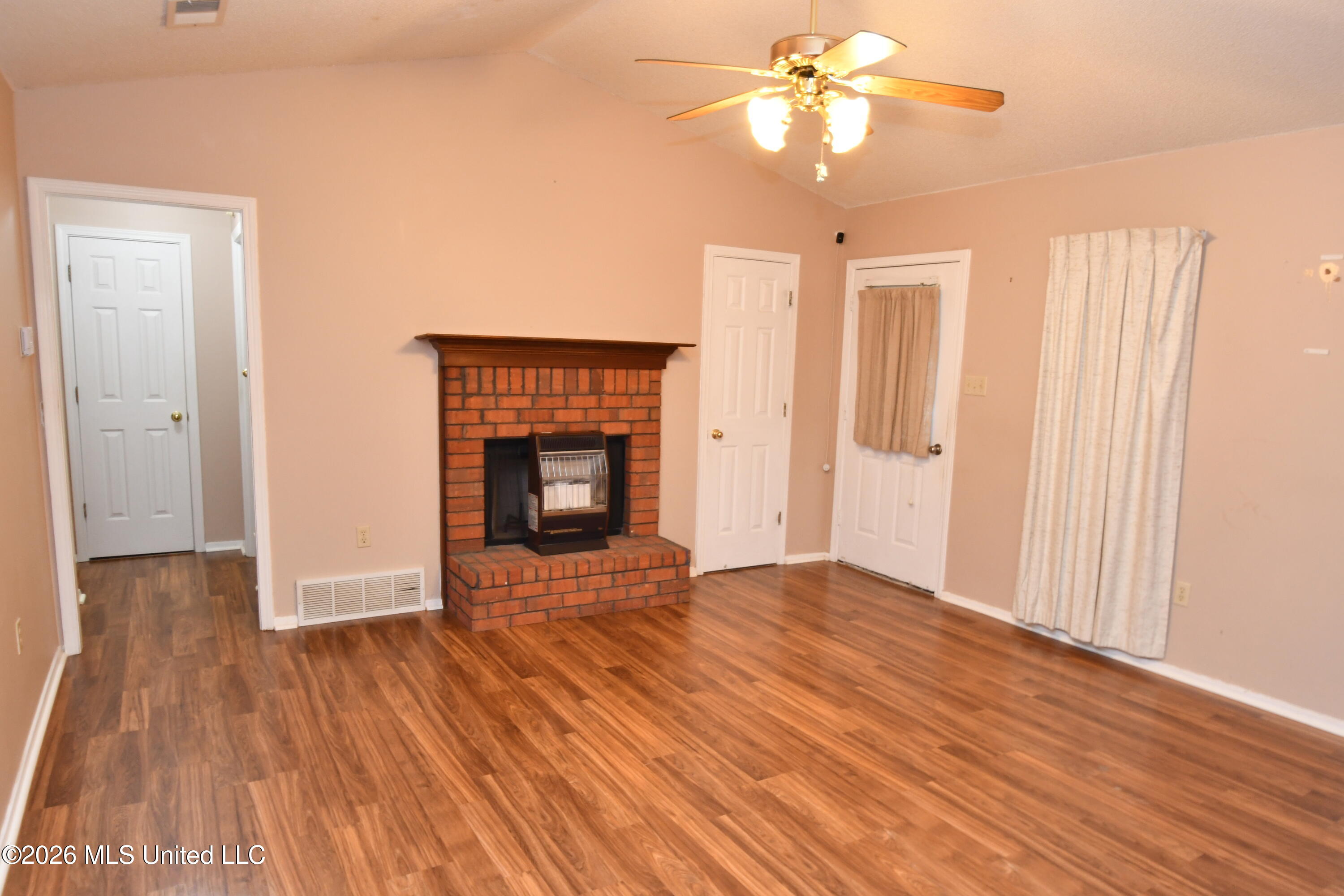 6521 E Farley Drive Property Photo 4
