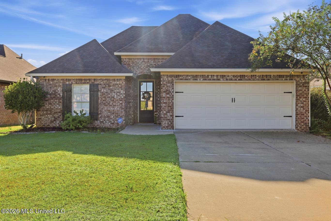 304 Ridge Pointe Drive Property Photo 1