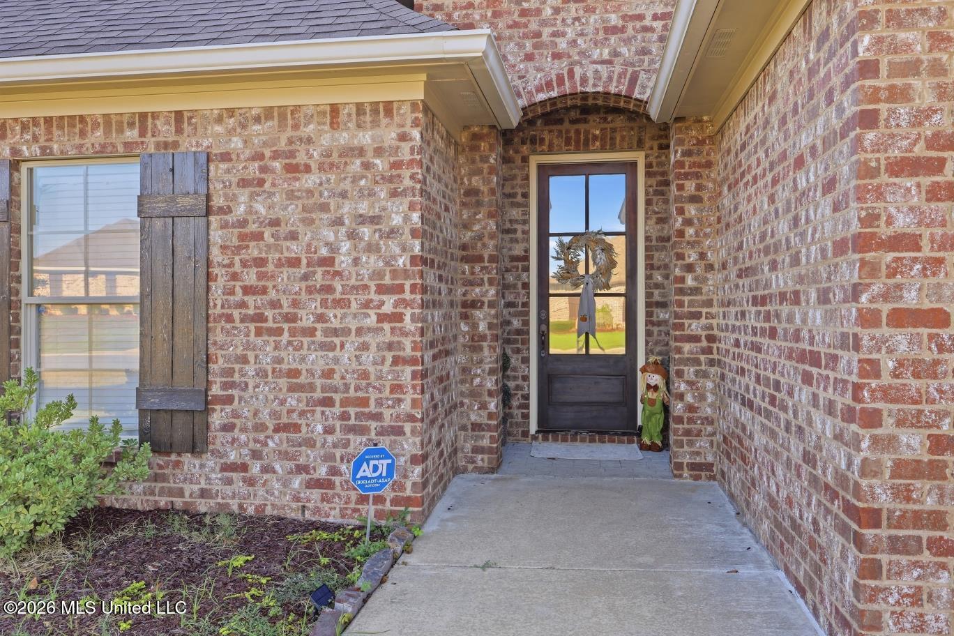 304 Ridge Pointe Drive Property Photo 3
