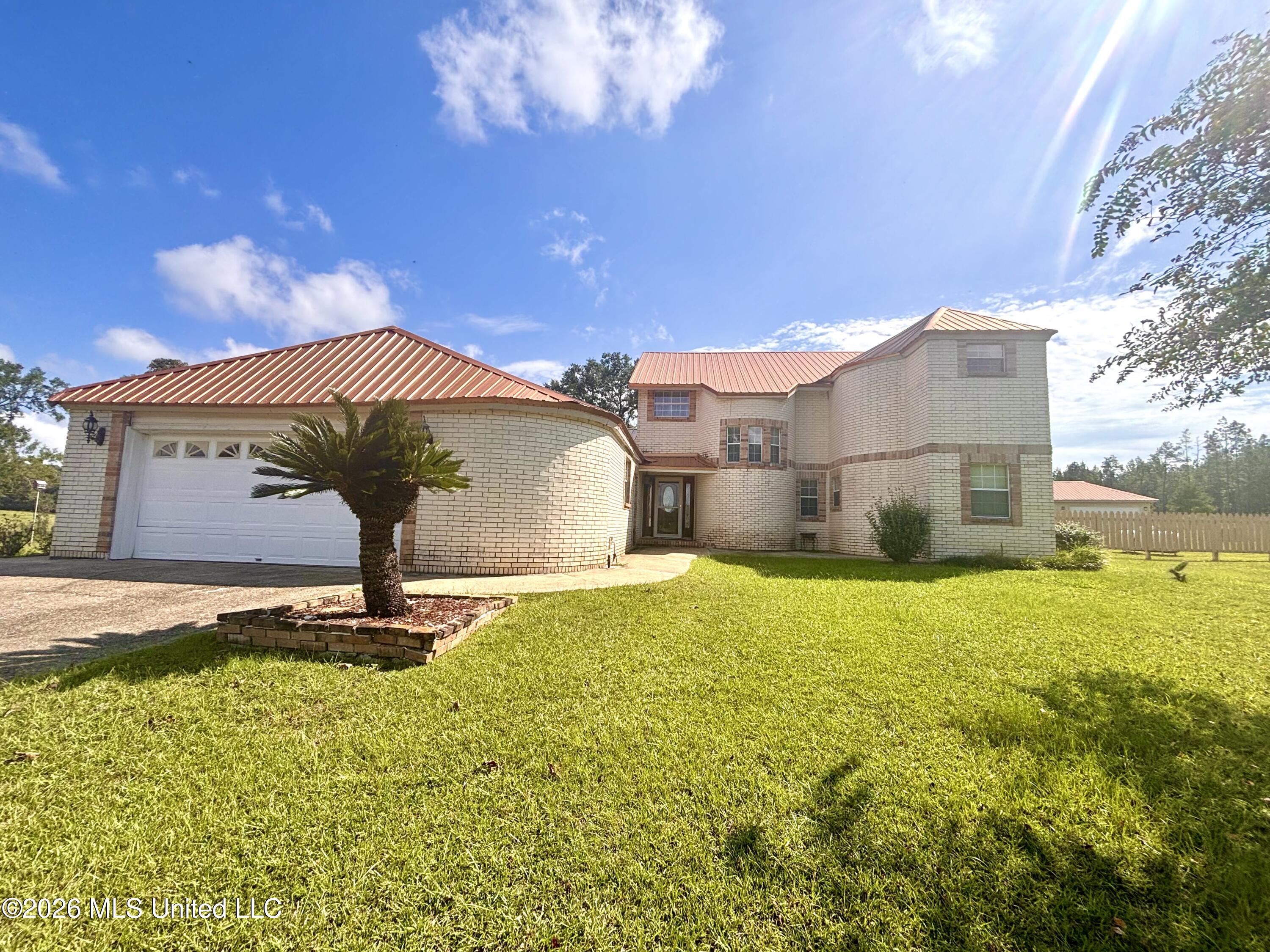 114 E T Poole Road Property Photo 2
