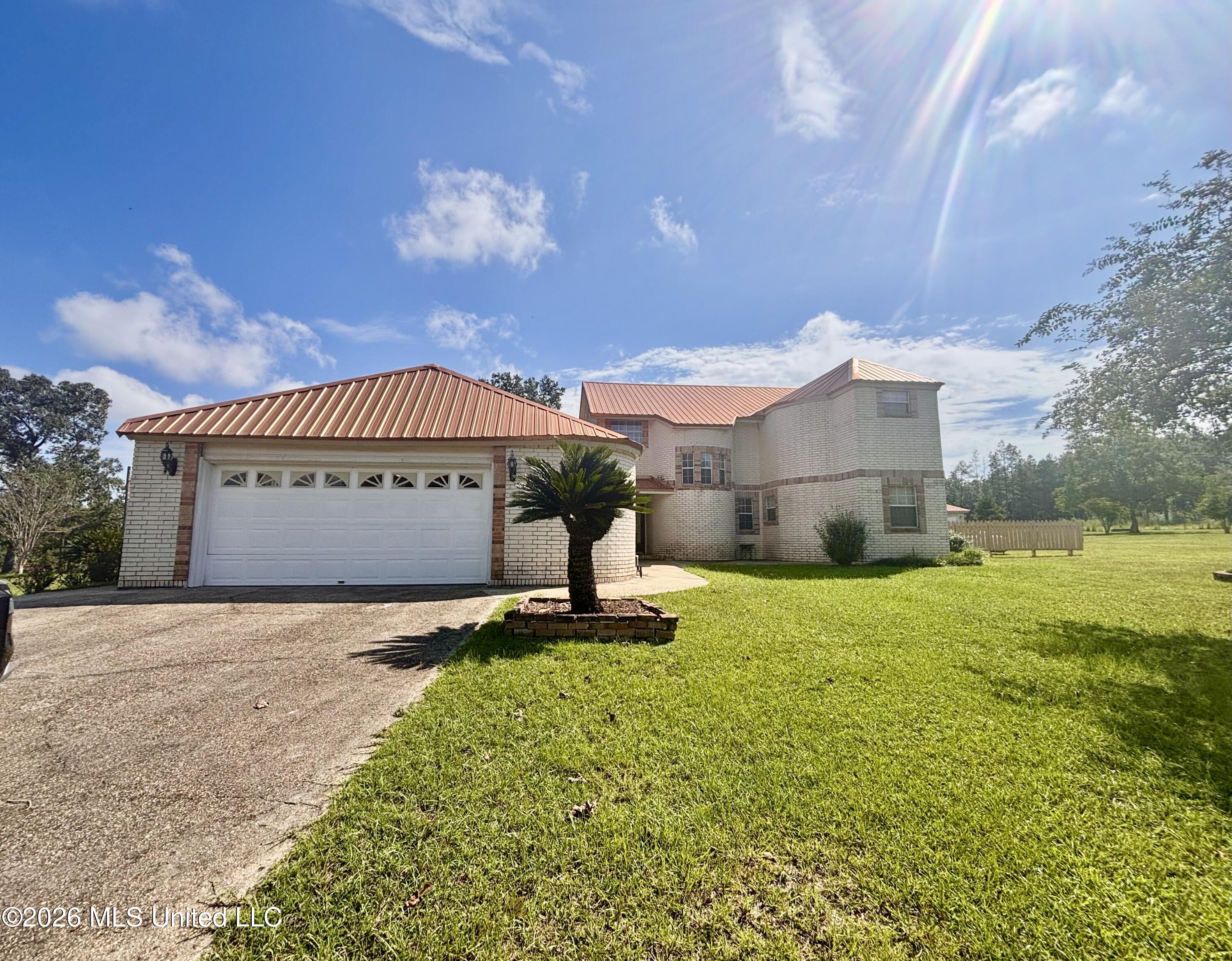 114 E T Poole Road Property Photo 3