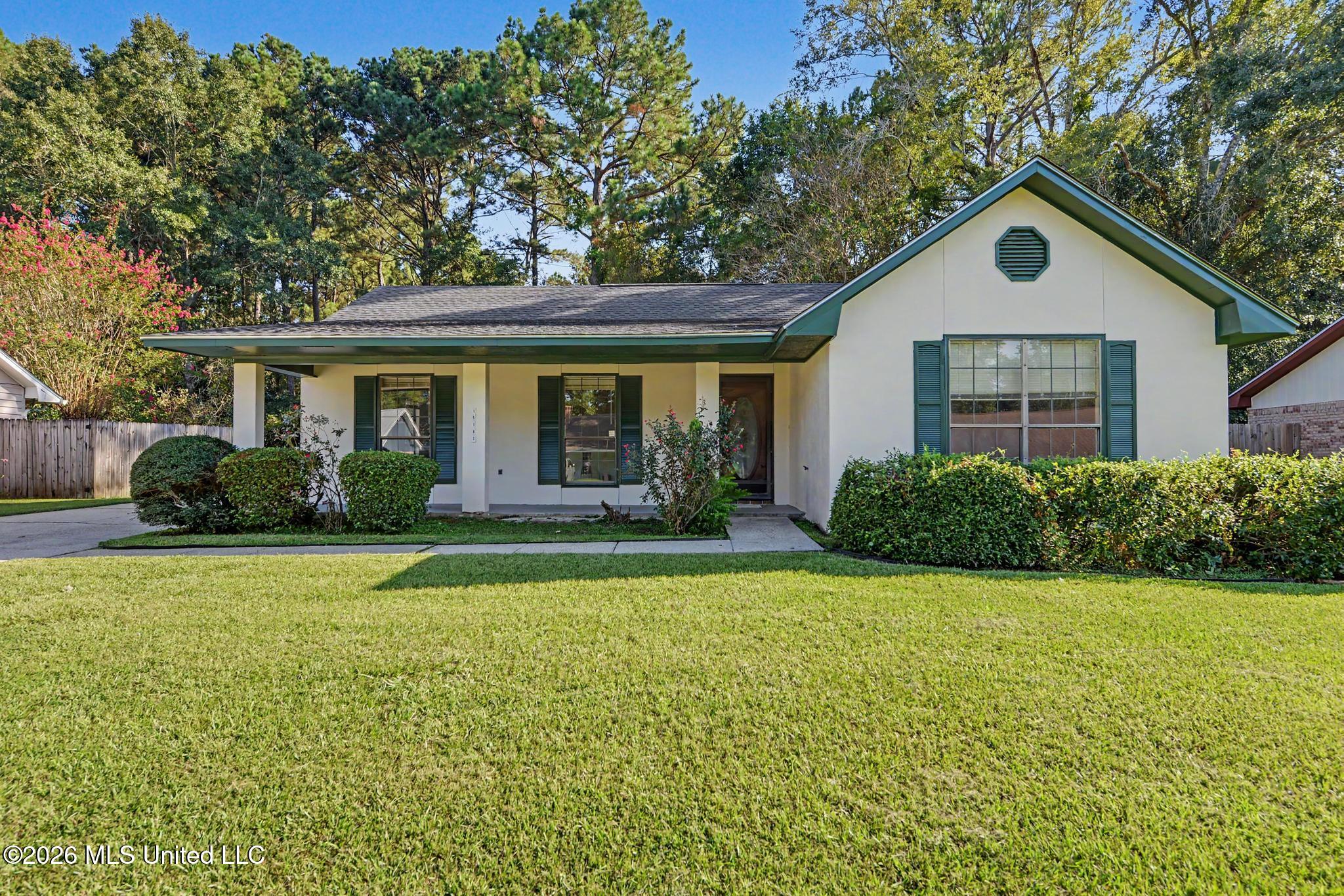 15183 N Parkwood Drive Property Photo 1