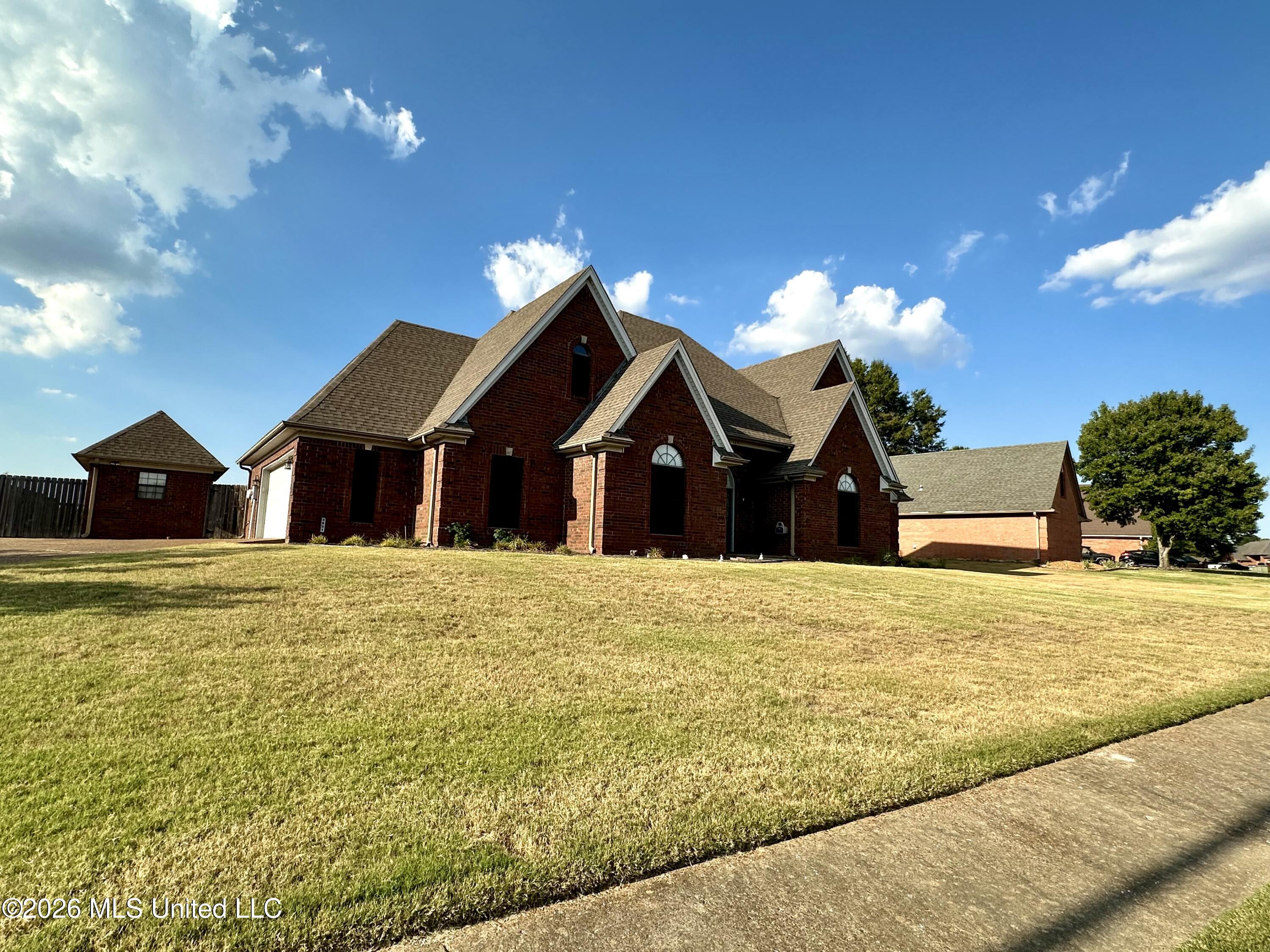 4651 E Alden Lake Drive Property Photo 2