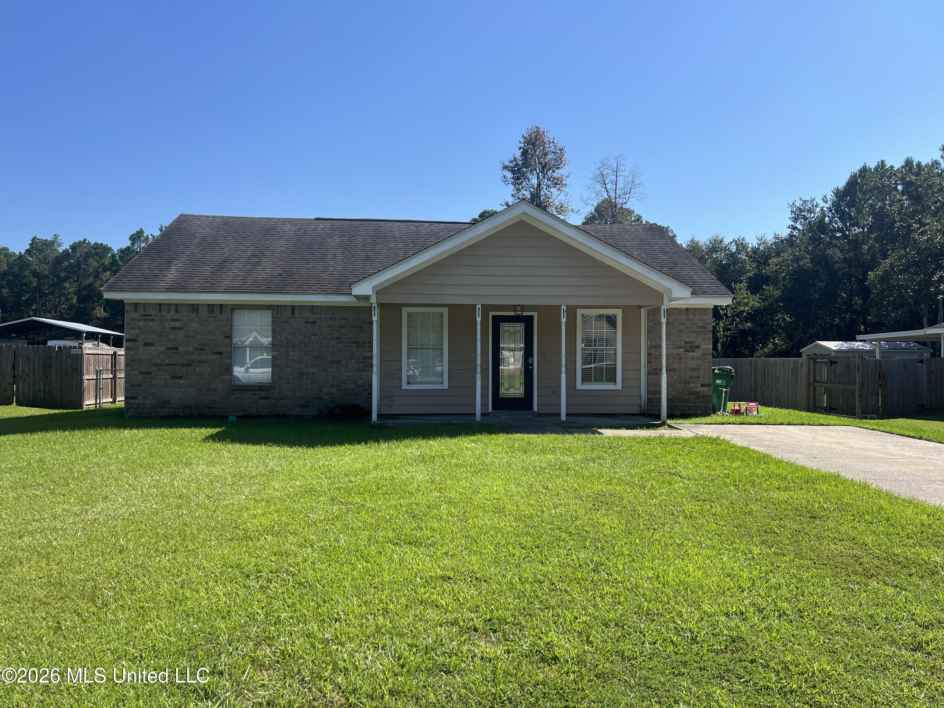 14925 Pine Boulevard Property Photo 1