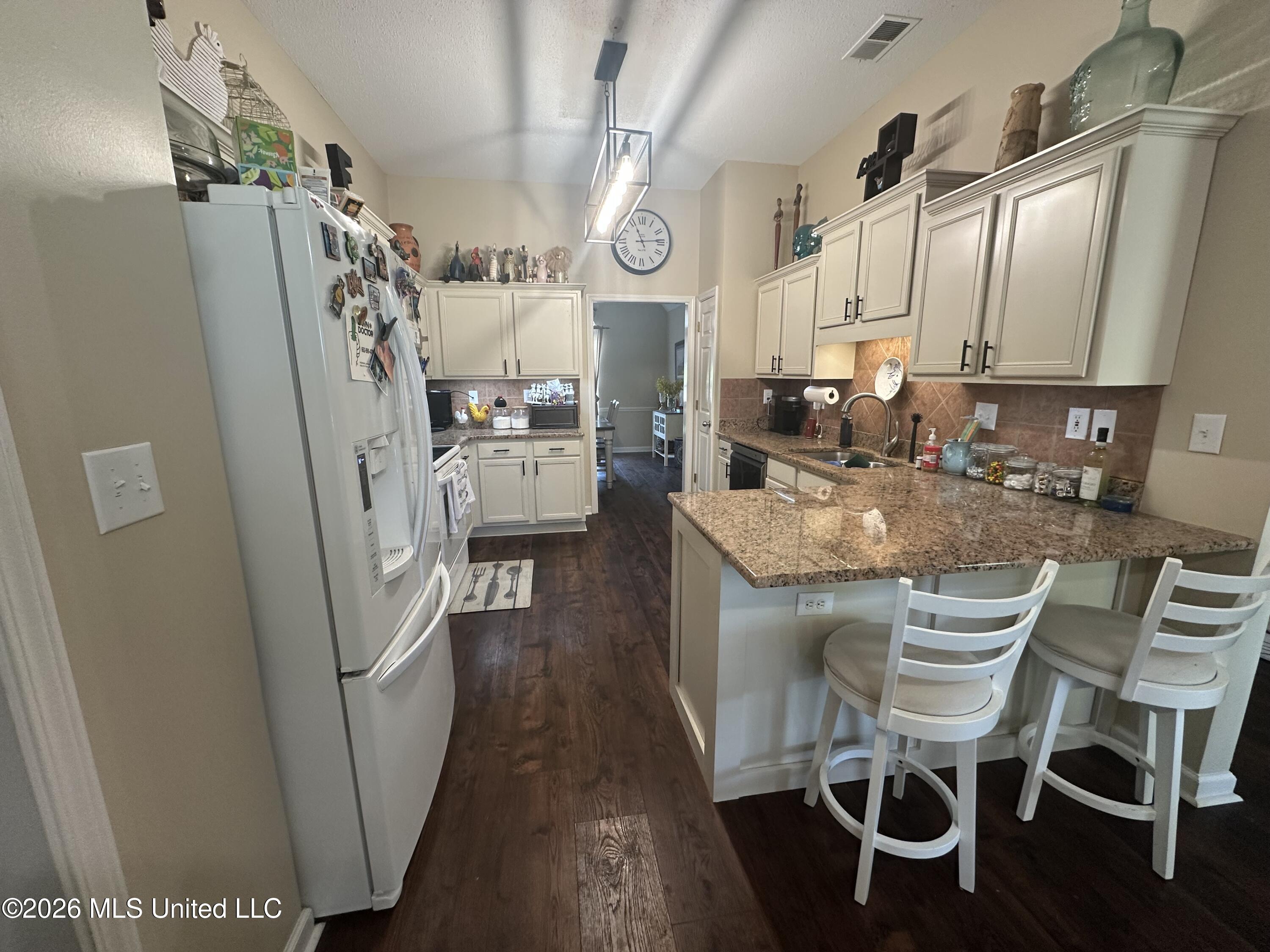 10330 Loftin Drive Property Photo 5
