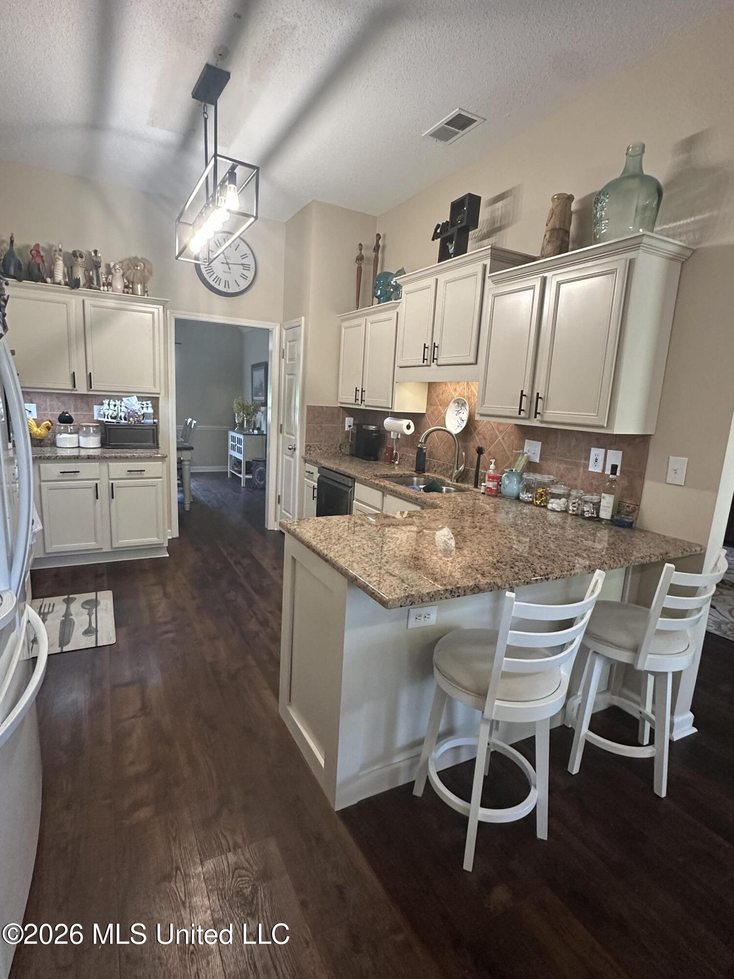 10330 Loftin Drive Property Photo 6