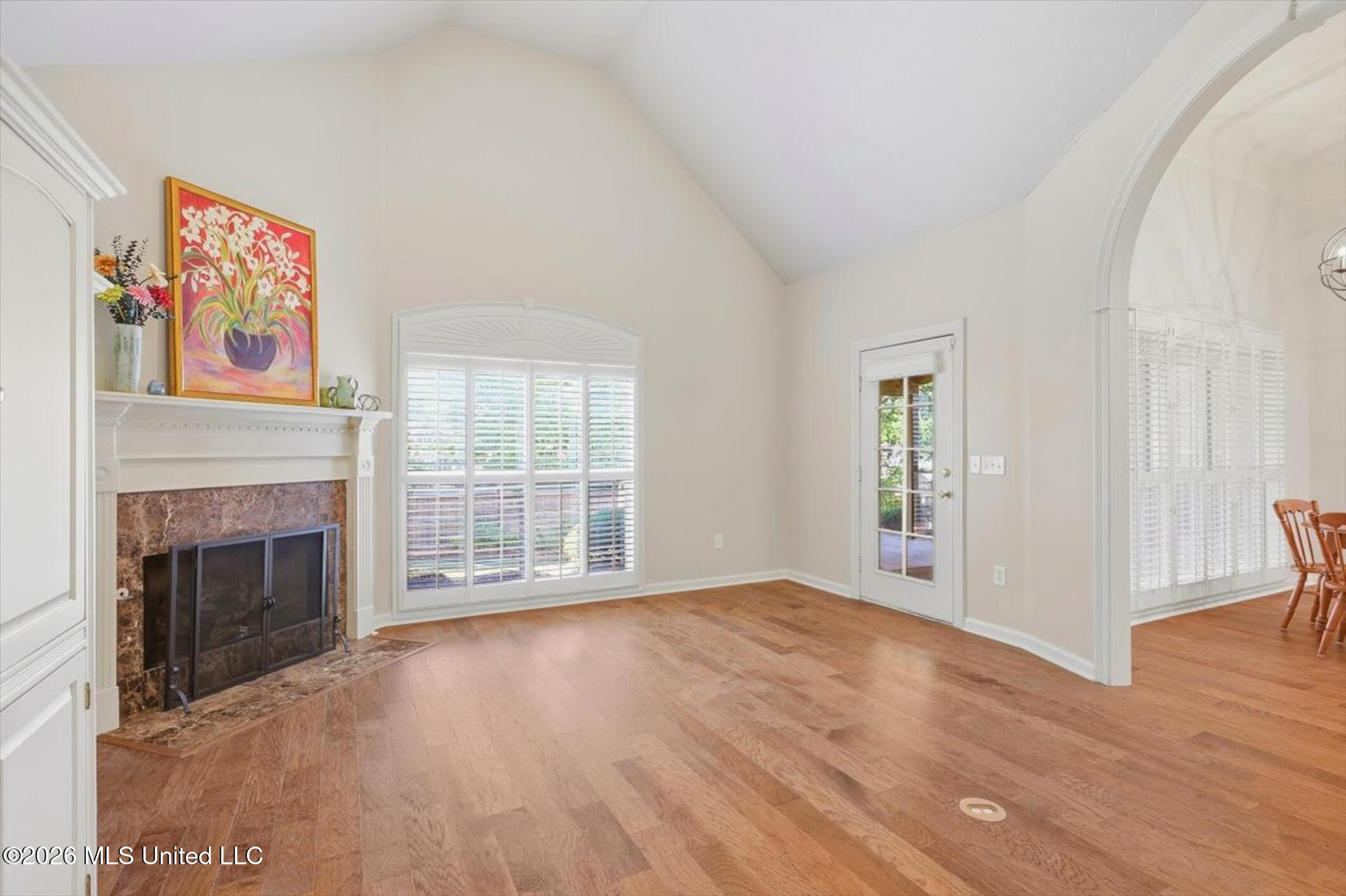 715 Esplanade Drive Property Photo 3