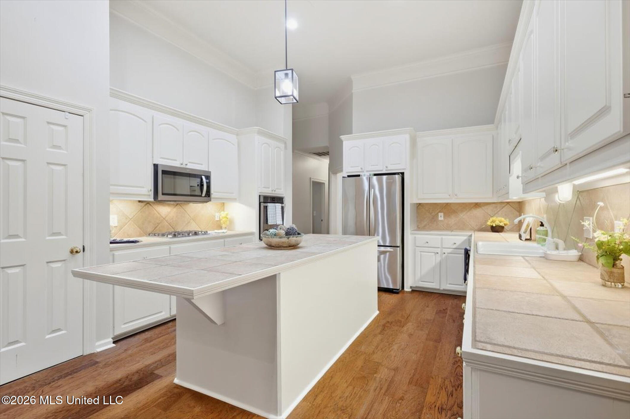 715 Esplanade Drive Property Photo 4