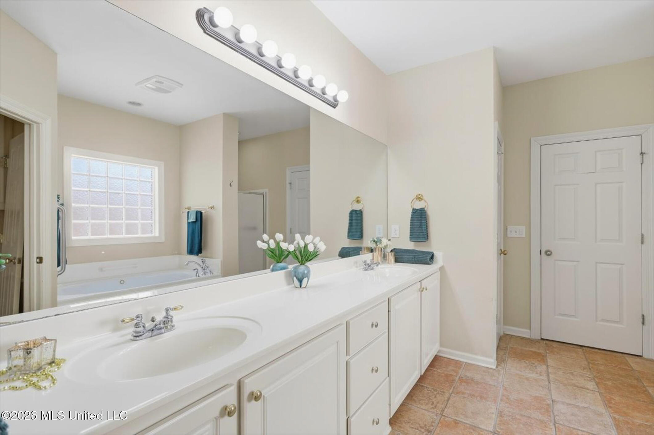 715 Esplanade Drive Property Photo 17