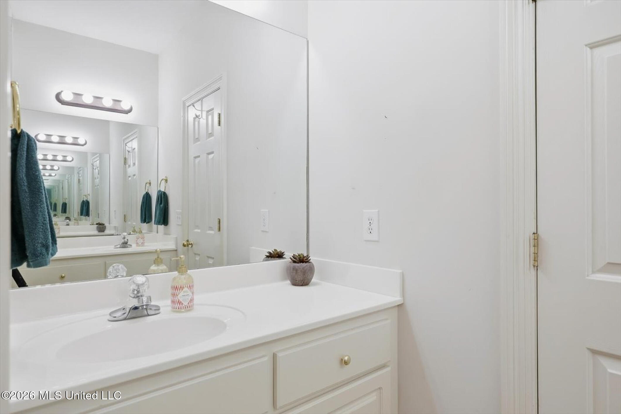 715 Esplanade Drive Property Photo 22
