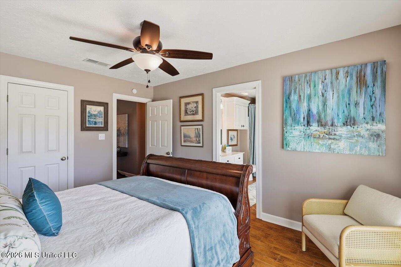 100 Port Lane Property Photo 43