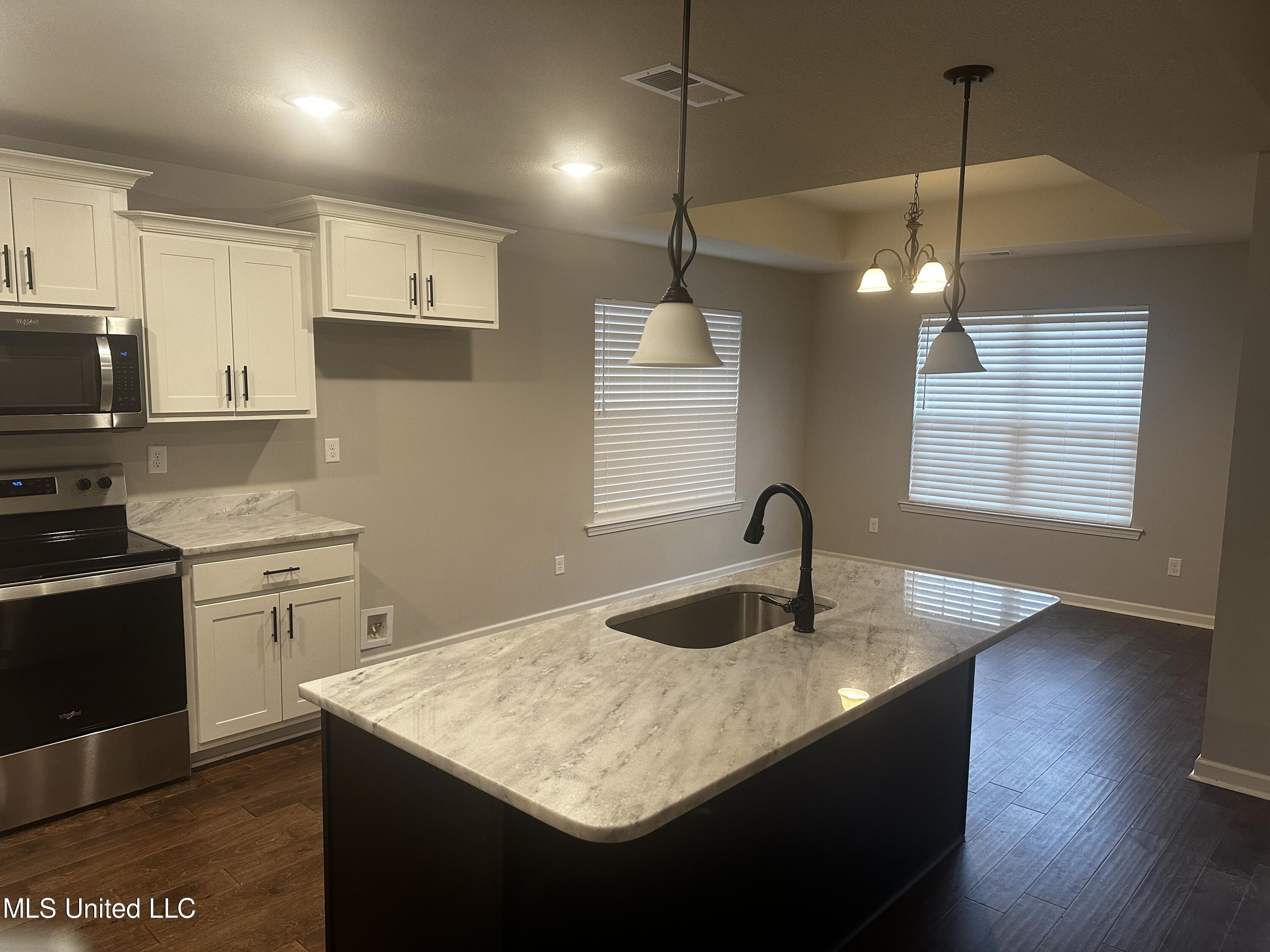 3112 Magnolia Bloom Drive Property Photo 8