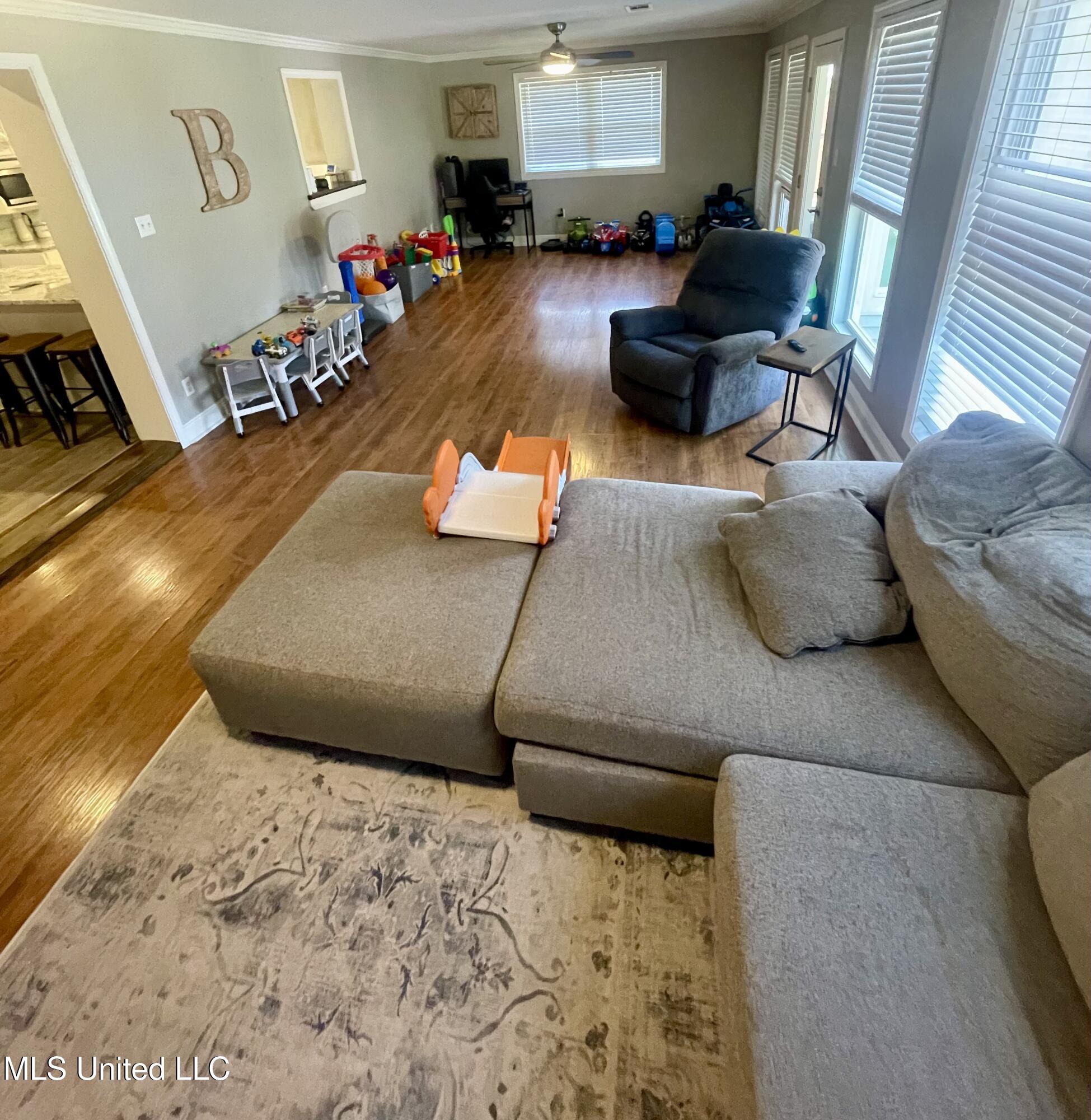 403 Lindberg Avenue Property Photo 3