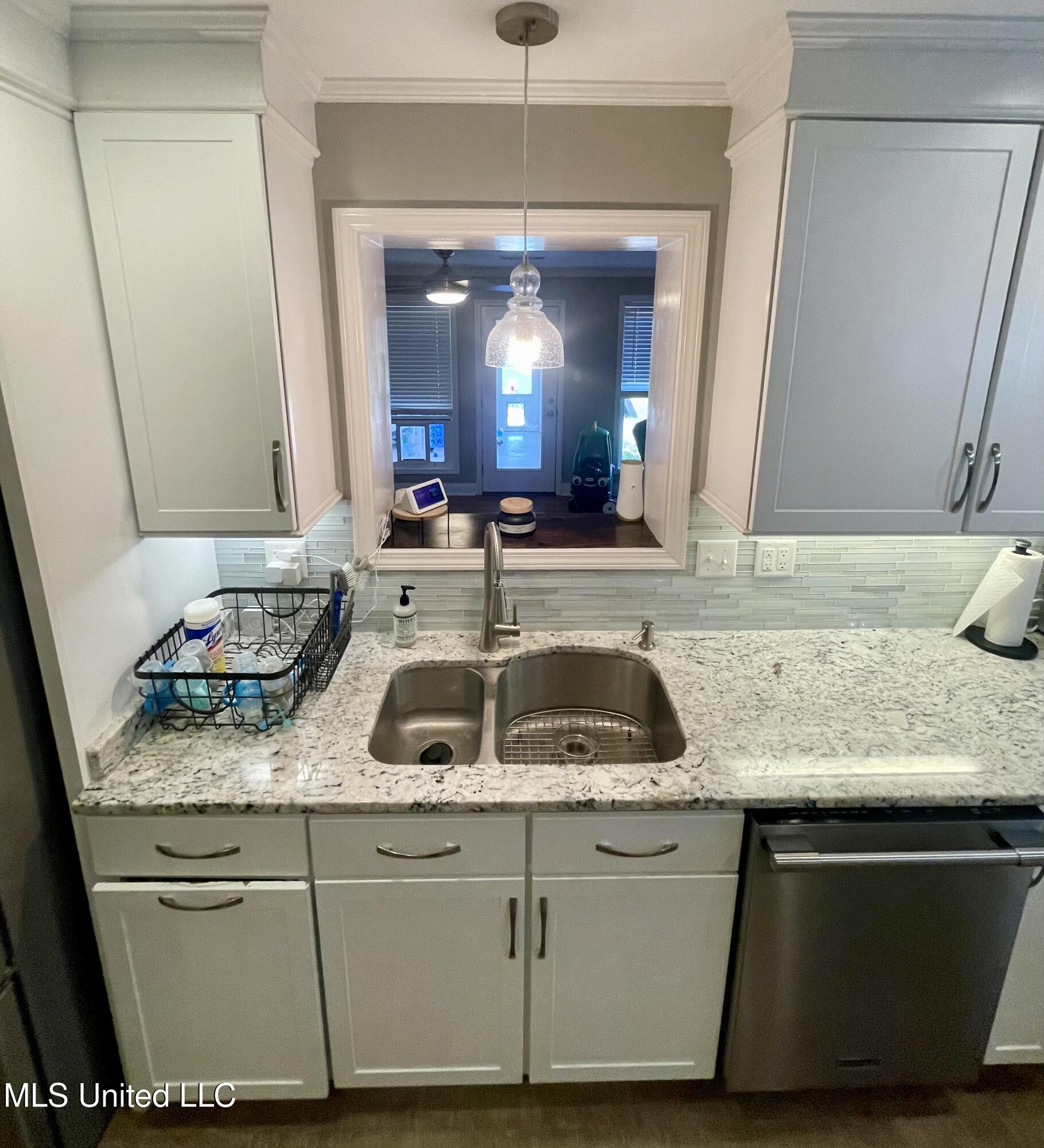 403 Lindberg Avenue Property Photo 5
