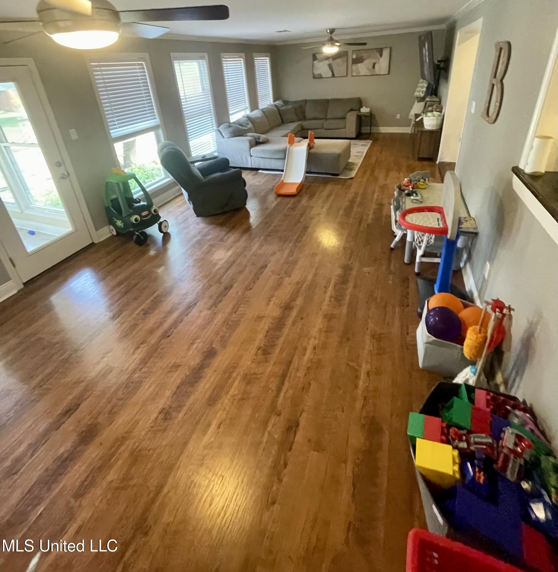403 Lindberg Avenue Property Photo 12