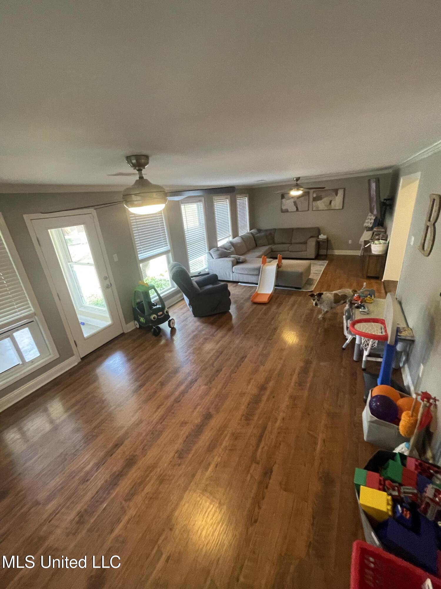 403 Lindberg Avenue Property Photo 13