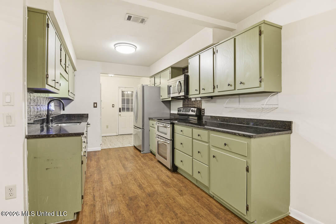 7 Angela Circle Property Photo 11