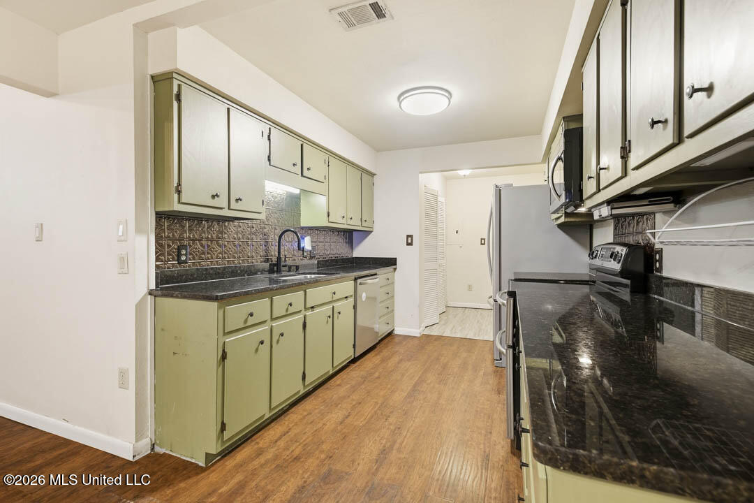 7 Angela Circle Property Photo 12