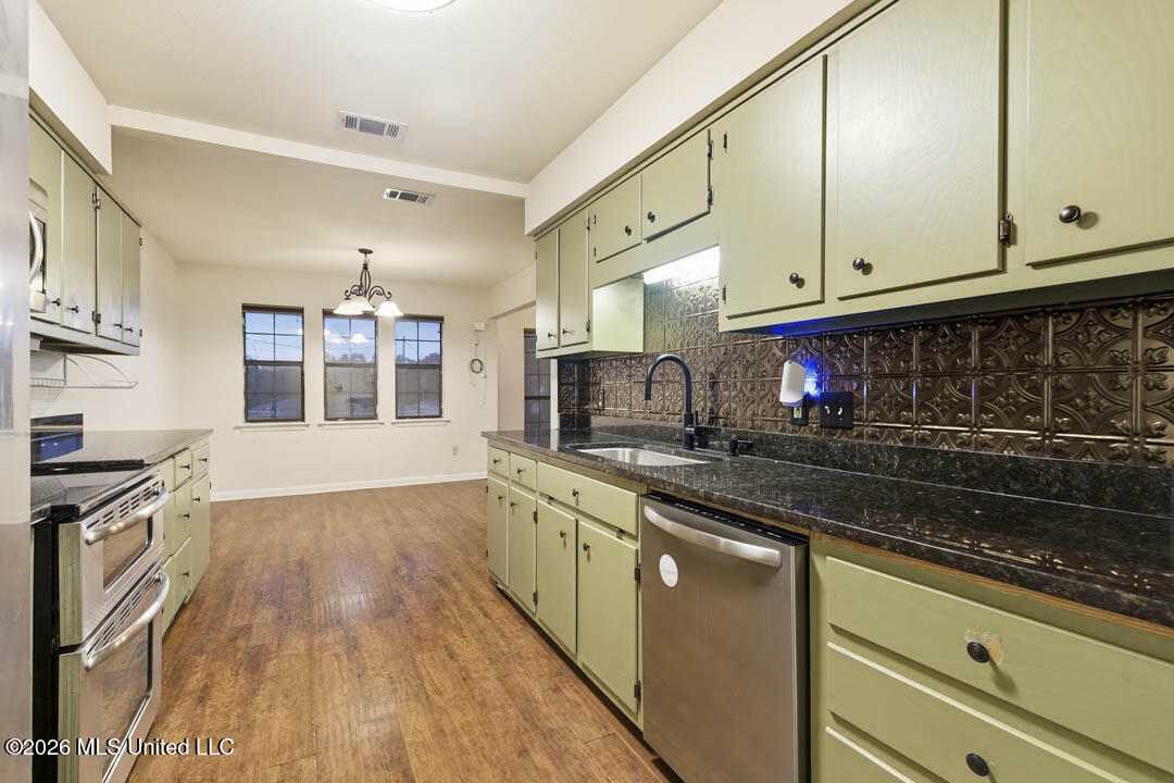7 Angela Circle Property Photo 13
