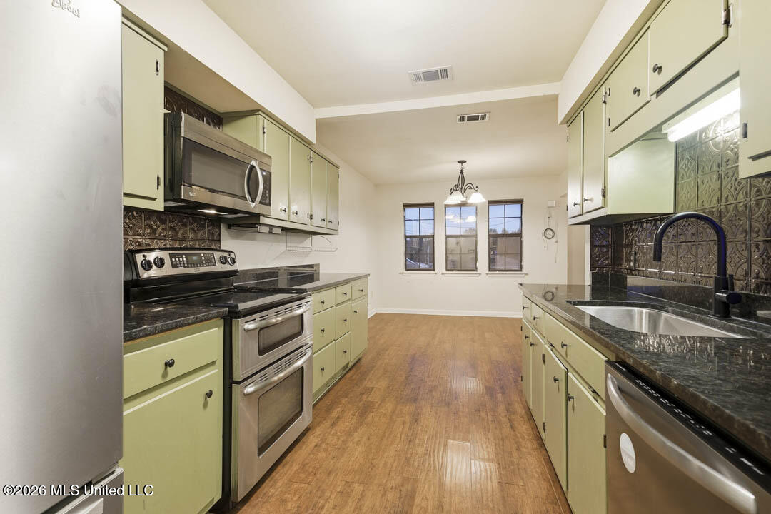 7 Angela Circle Property Photo 14