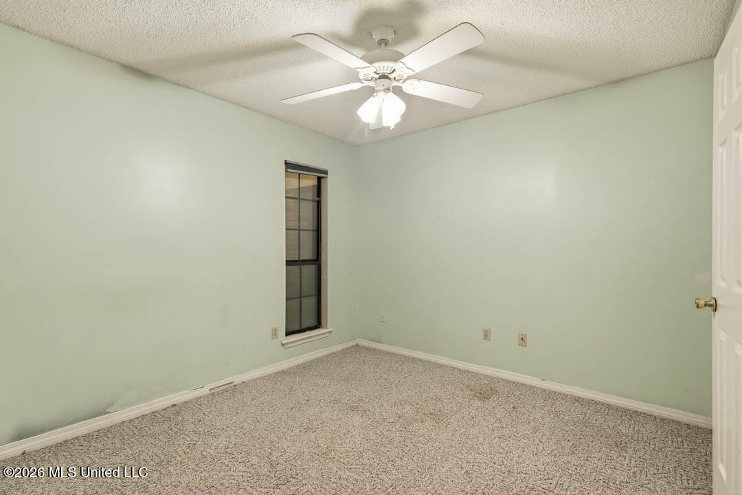 7 Angela Circle Property Photo 18