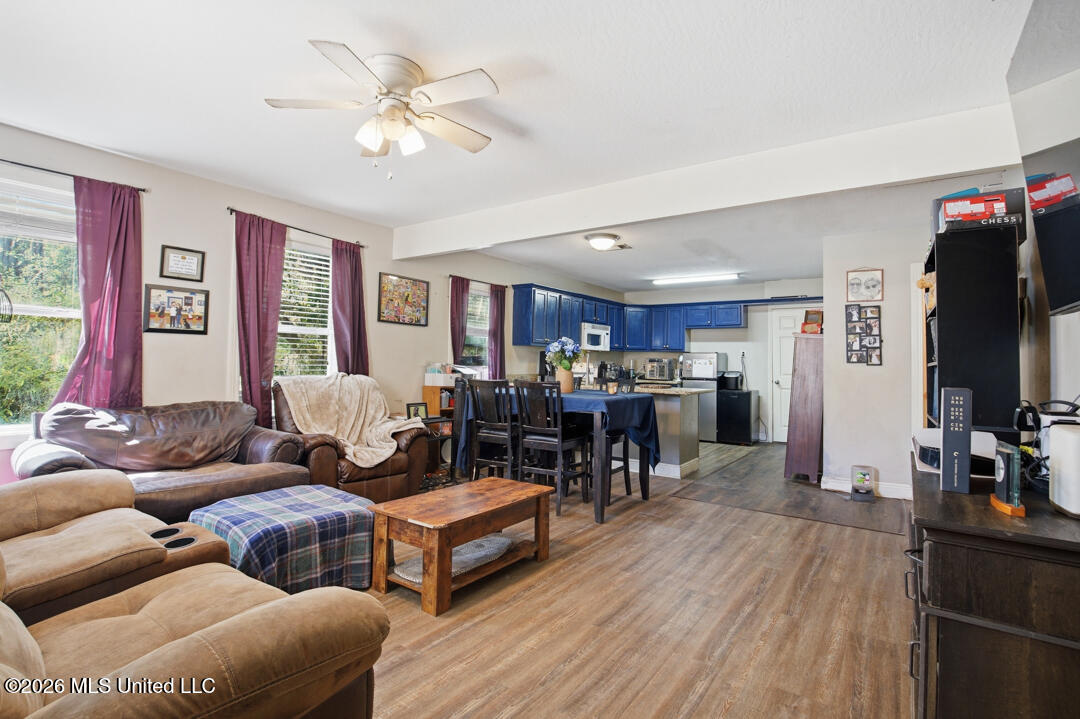 420 Old Richton Road Property Photo 6