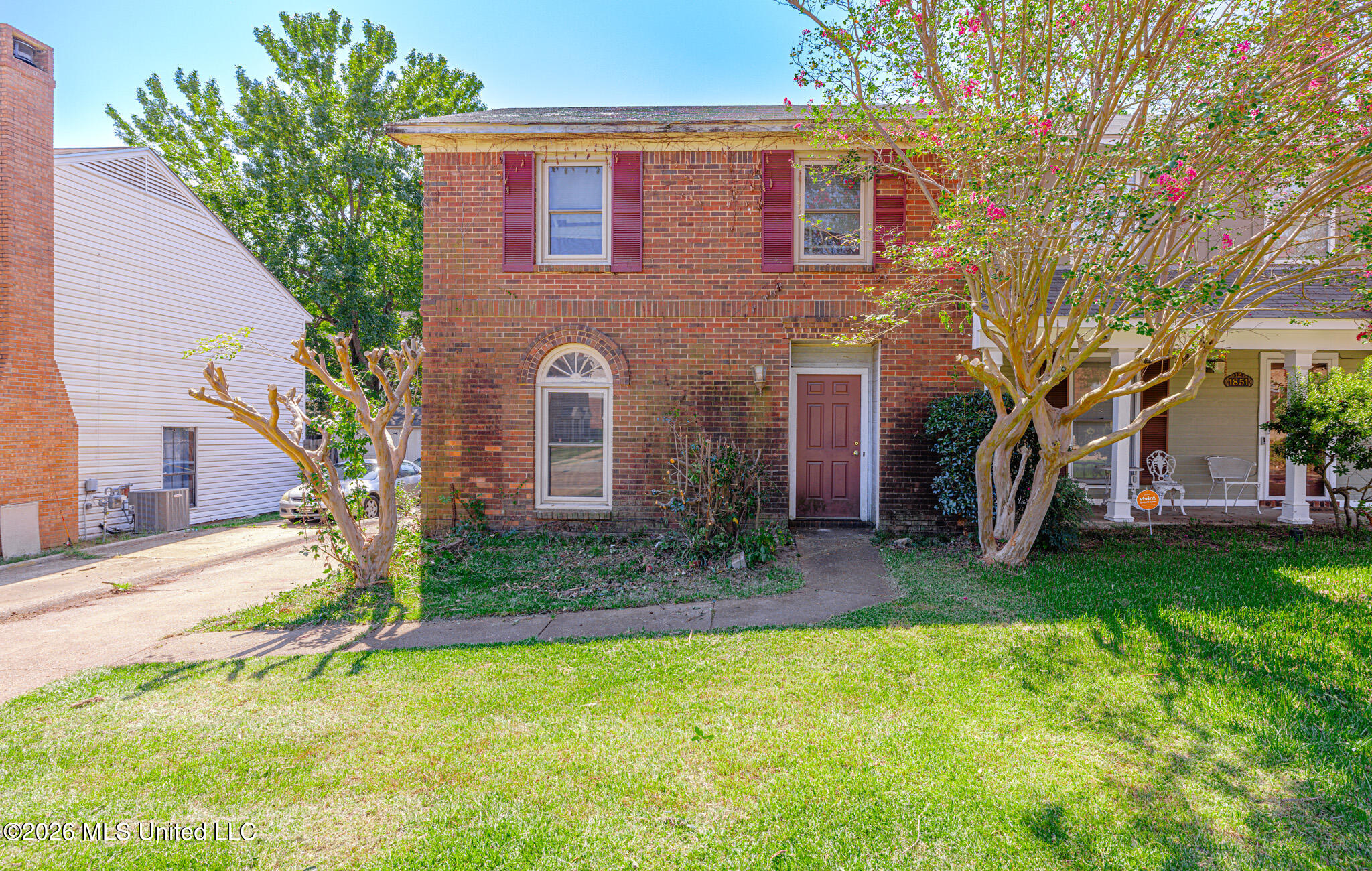 1851 N Allerton Property Photo 1