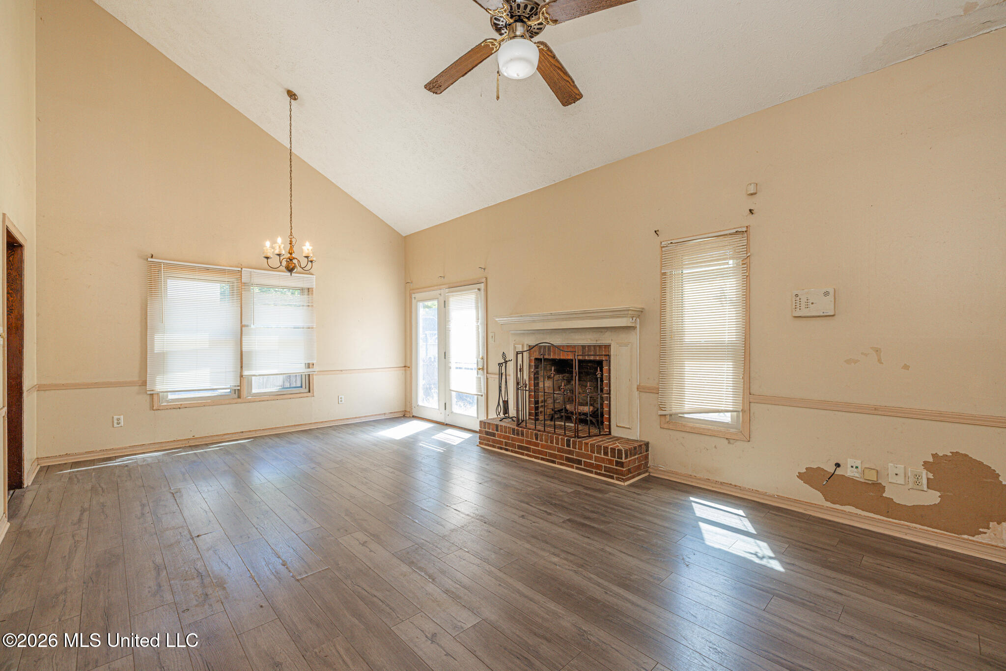 1851 N Allerton Property Photo 5