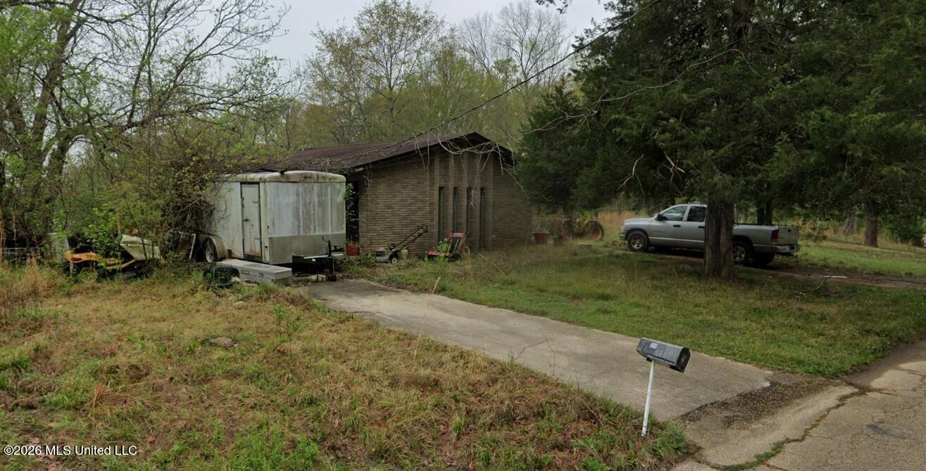 109 Lake Boulevard Property Photo 8
