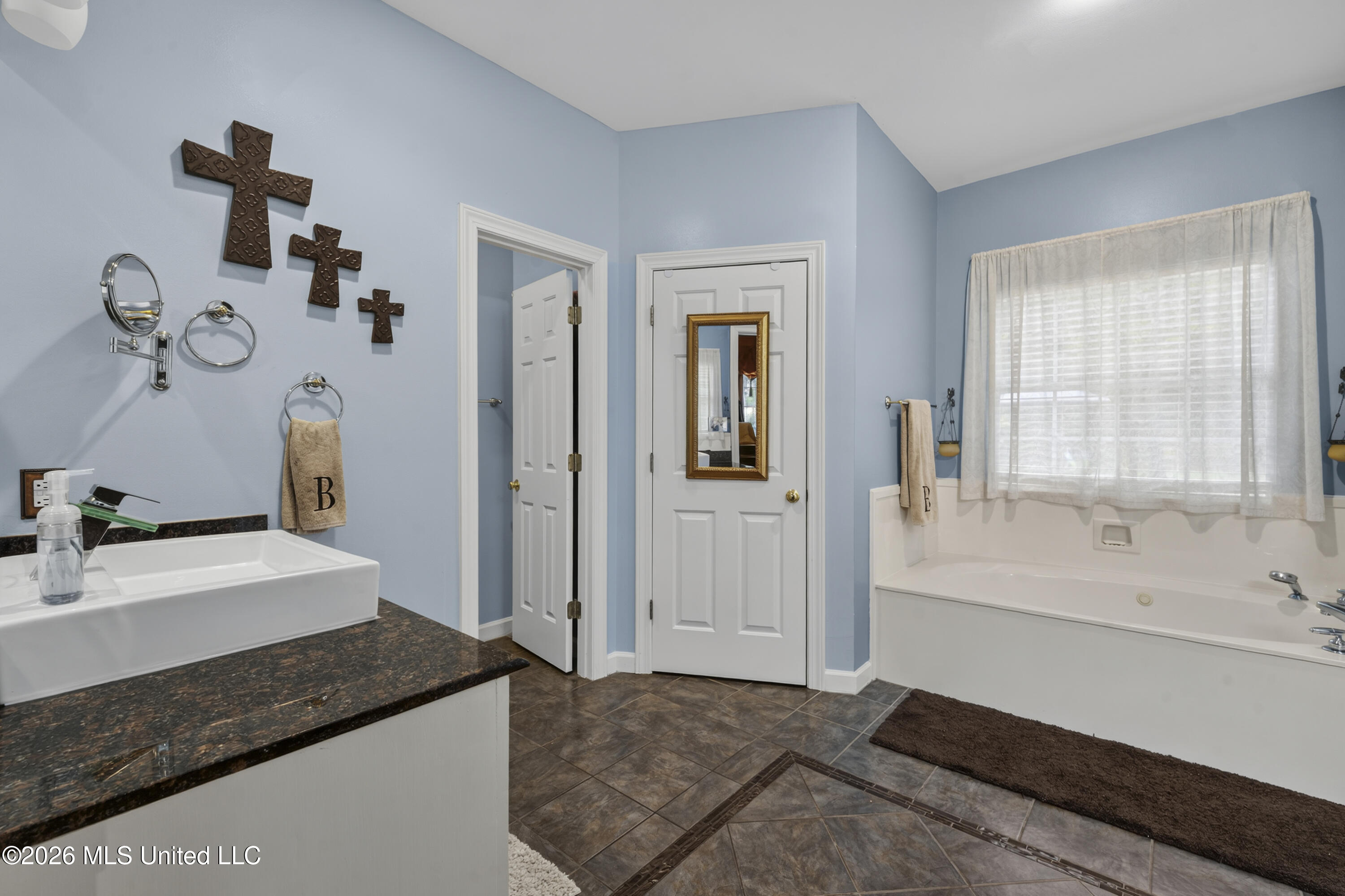 12938 Coles Cove Property Photo 7
