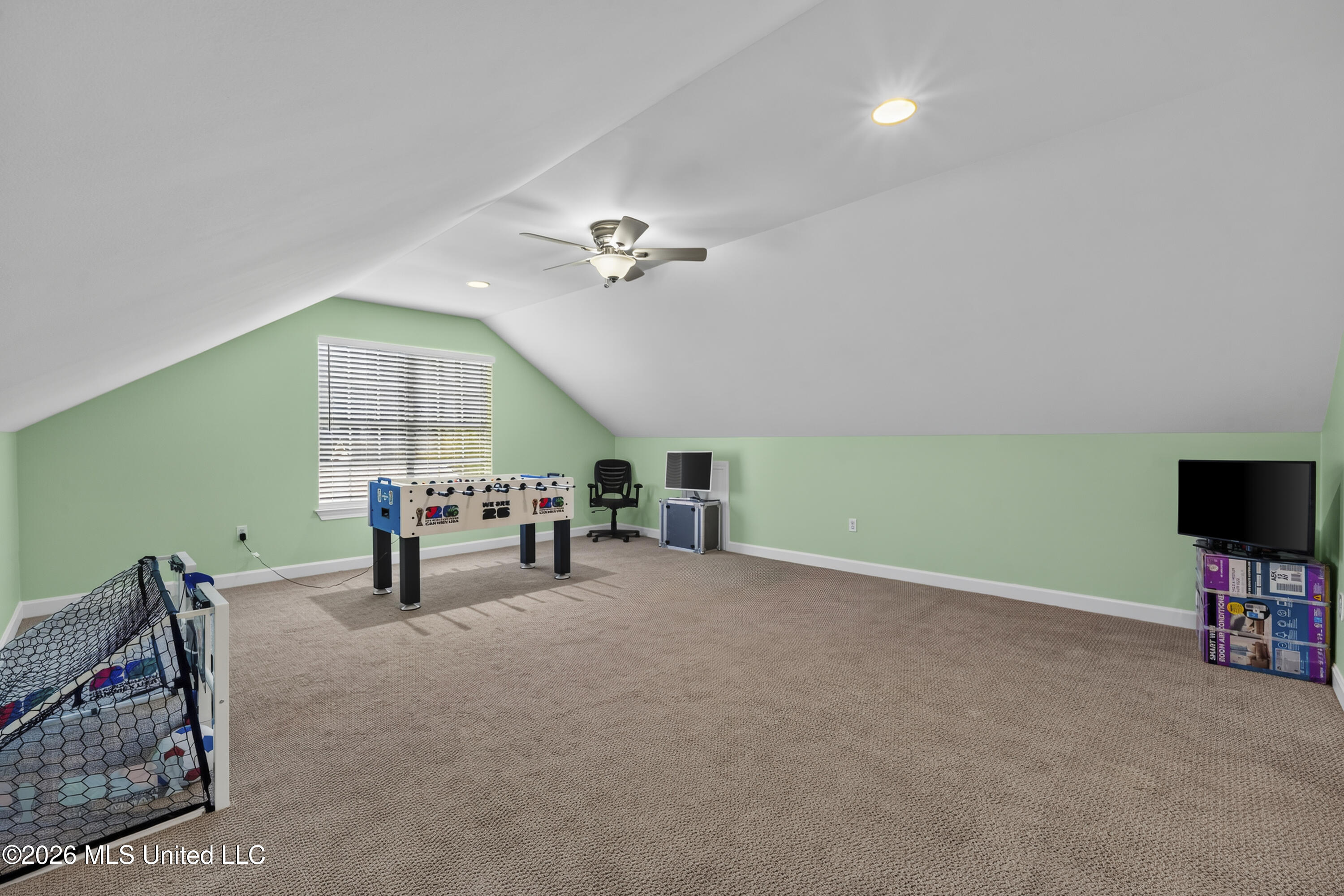 12938 Coles Cove Property Photo 10