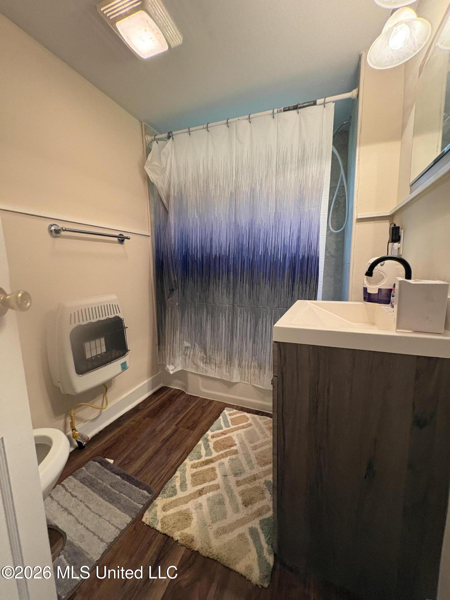 843 N Clark Avenue Property Photo 10