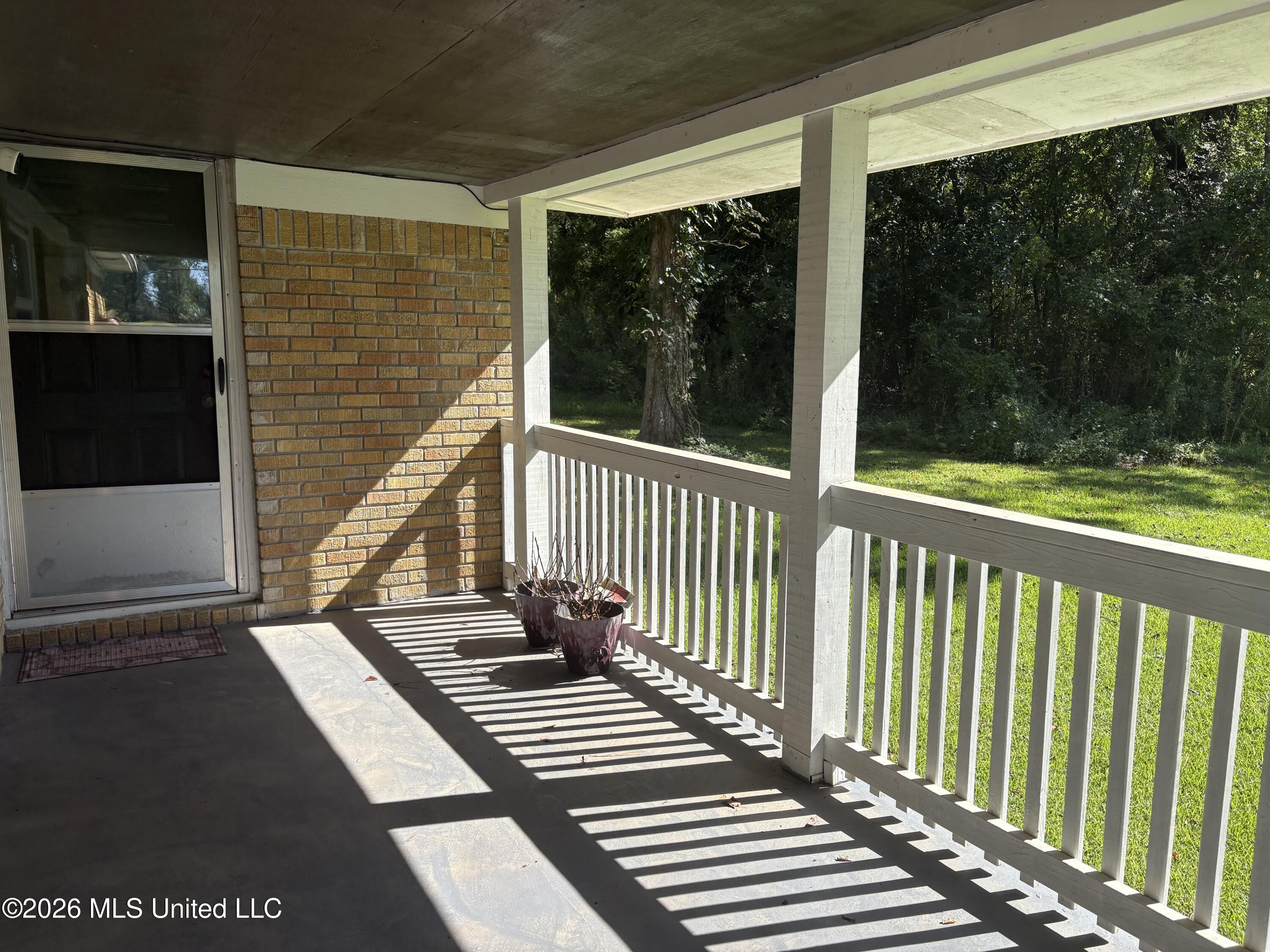 843 N Clark Avenue Property Photo 17